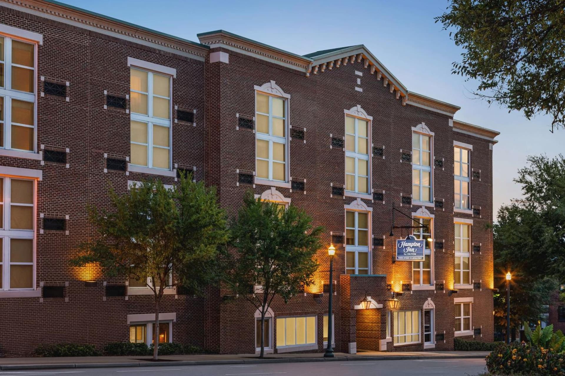 Hampton Inn Columbia-Downtown Historic District interior in Columbia, SC — gallery photo 2