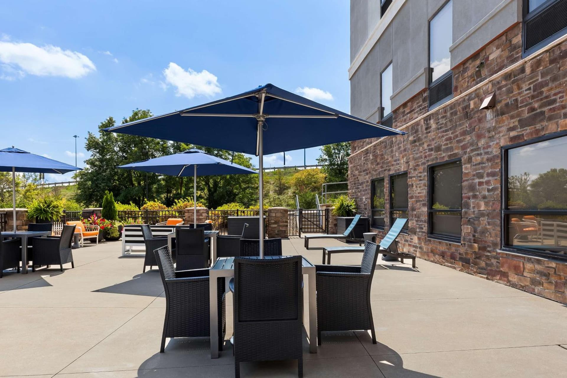 Hampton Inn & Suites Canton gallery photo in North Canton, OH — image 23