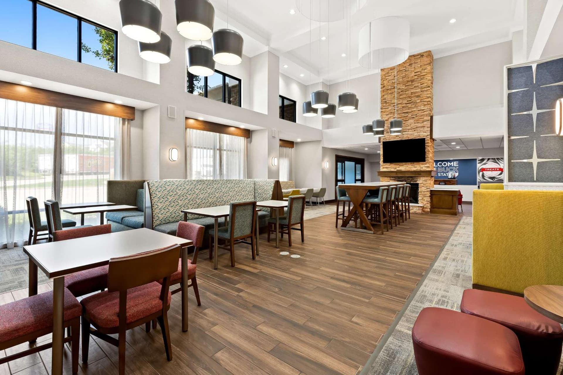 Hampton Inn & Suites Canton gallery photo in North Canton, OH — image 15