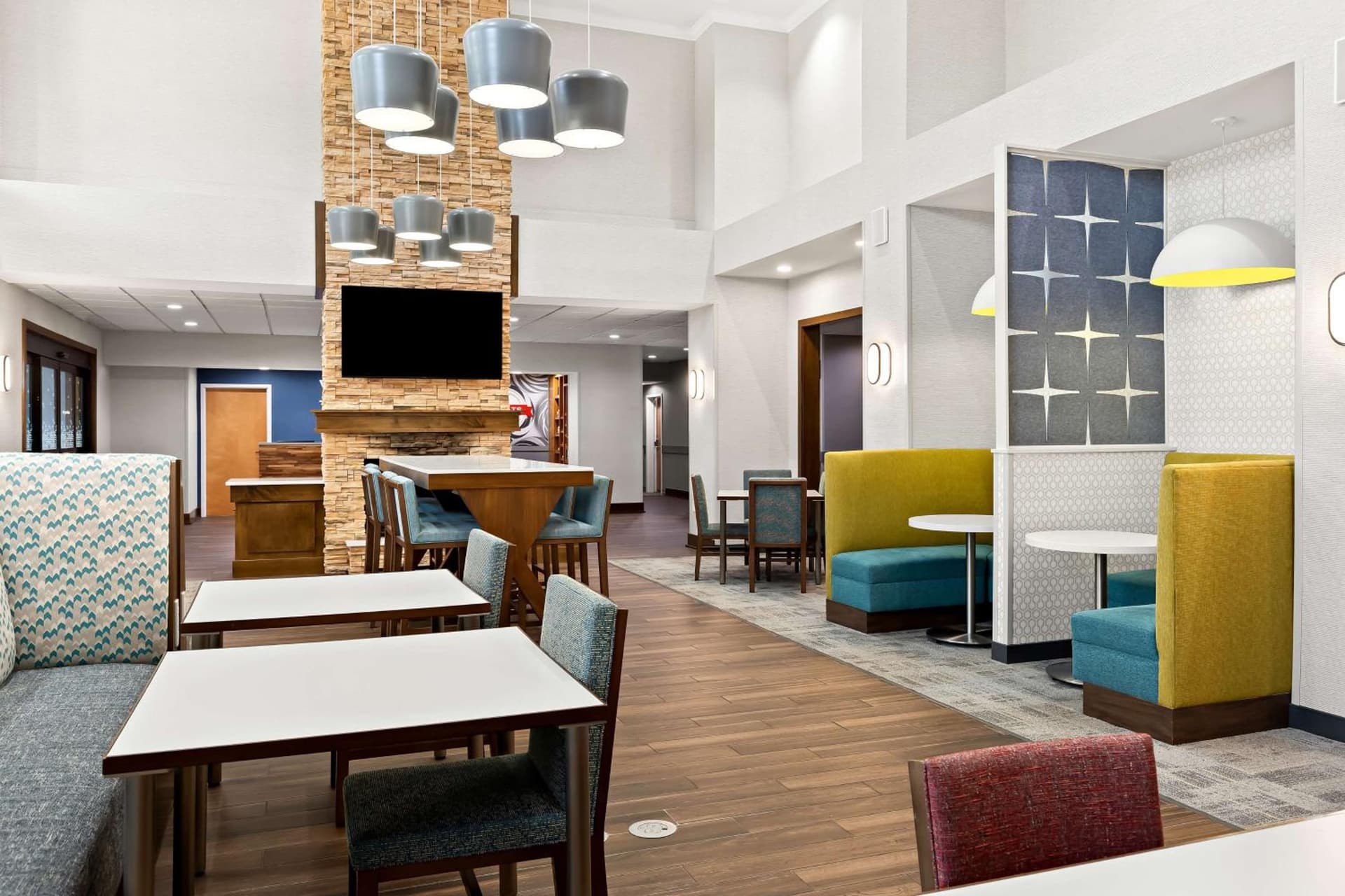 Hampton Inn & Suites Canton gallery photo in North Canton, OH — image 33