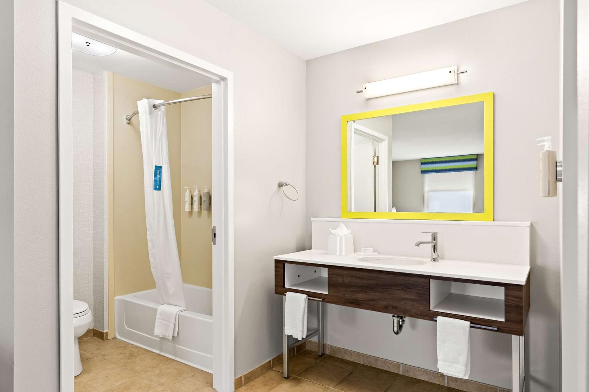Hampton Inn & Suites Canton gallery photo in North Canton, OH — image 29