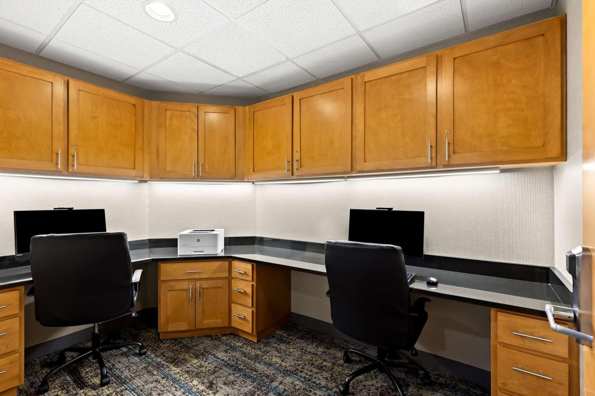 Hampton Inn & Suites Canton gallery photo in North Canton, OH — image 21