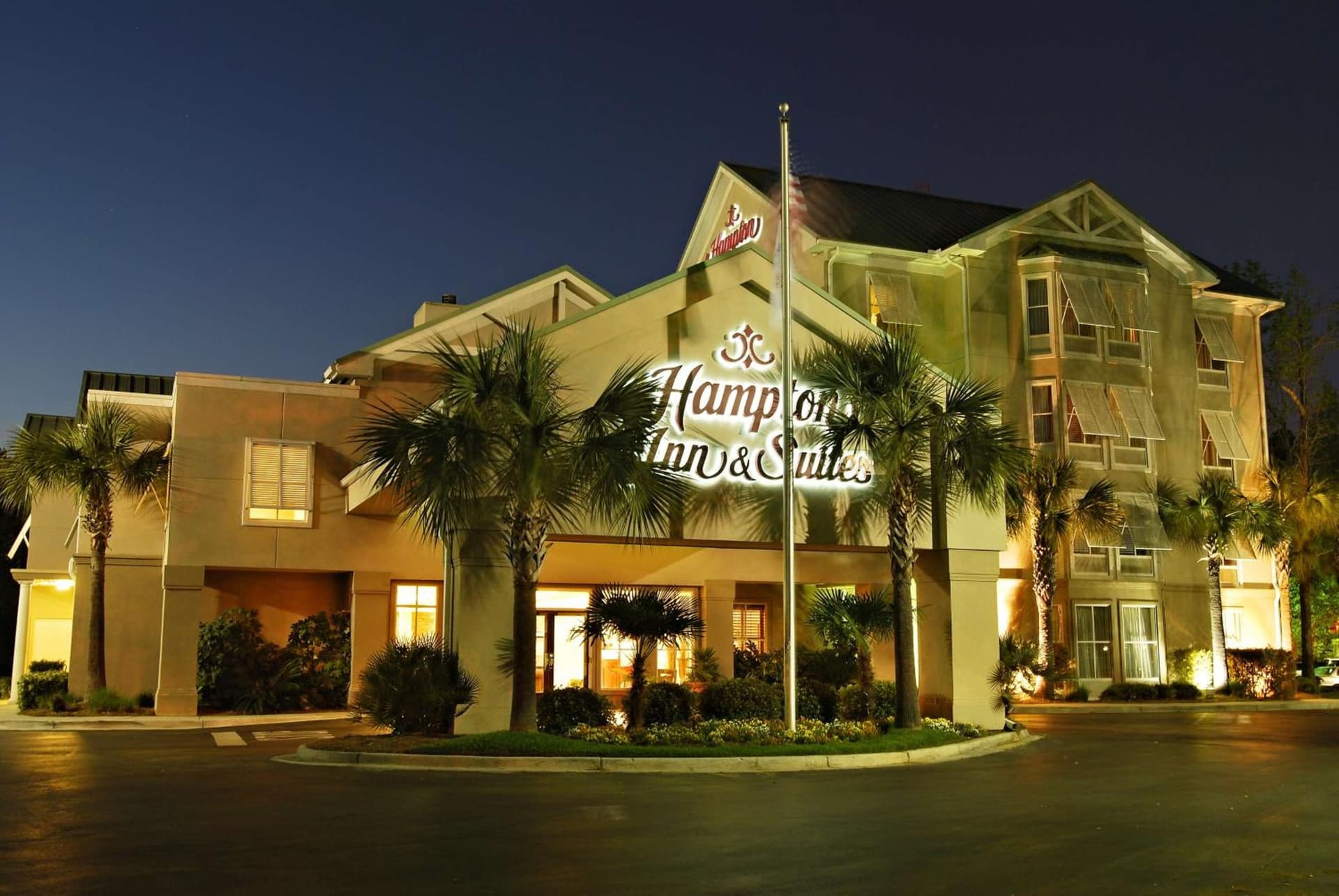 Hampton Inn & Suites Charleston-West Ashley interior in Charleston, SC — gallery photo 2