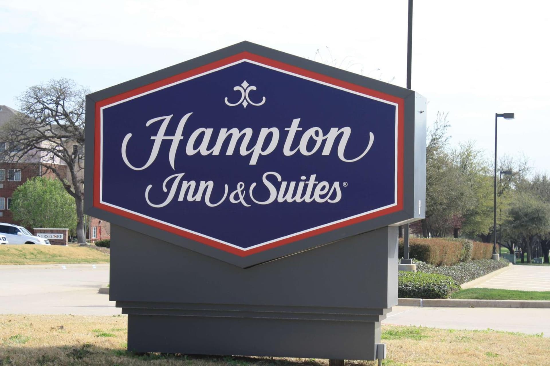 Hampton Inn & Suites Dallas-Arlington North-Entertainment District property views in Arlington, TX — gallery photo 3