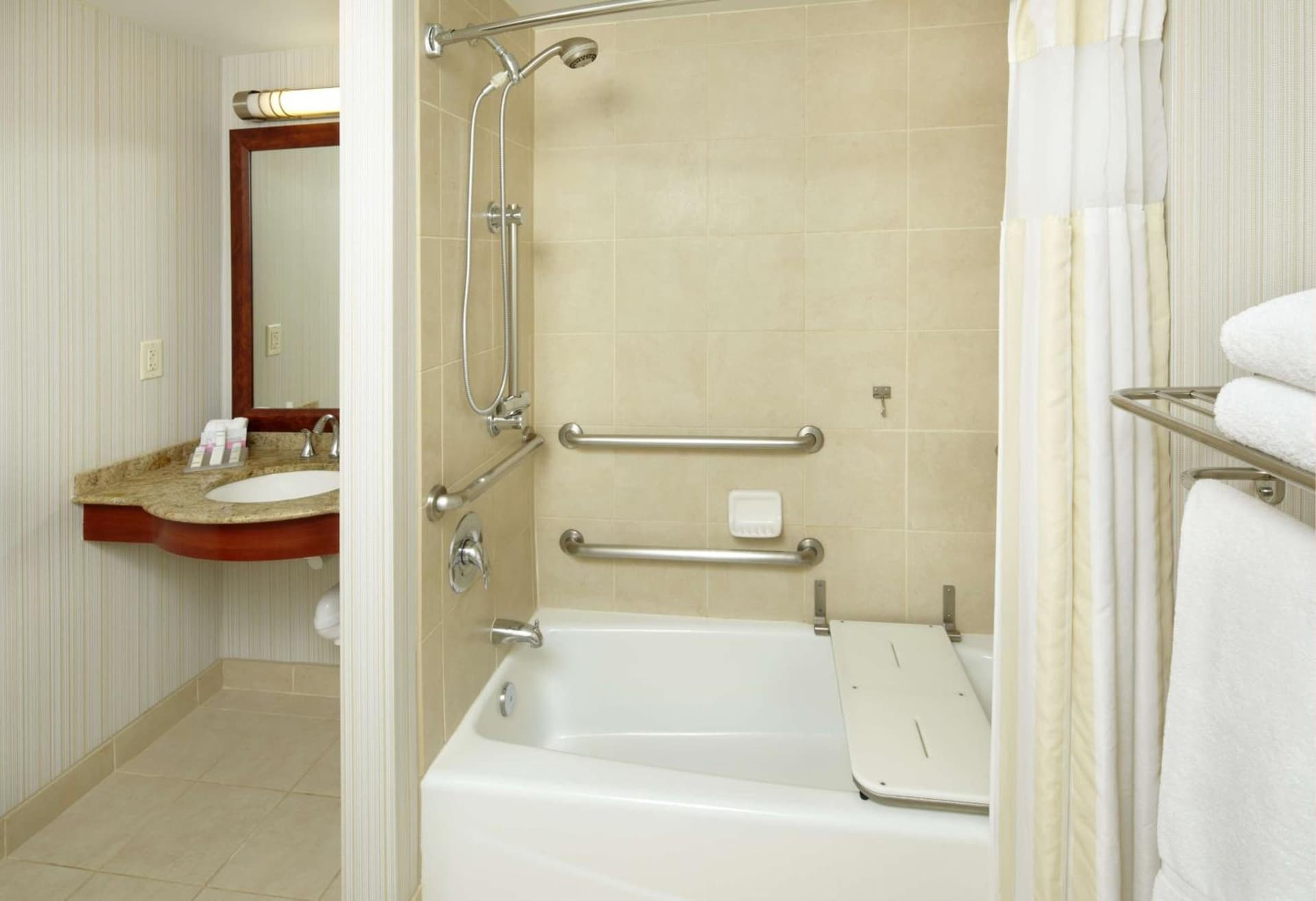 Hilton Garden Inn Dallas Arlington property views in Arlington, TX — gallery photo 3