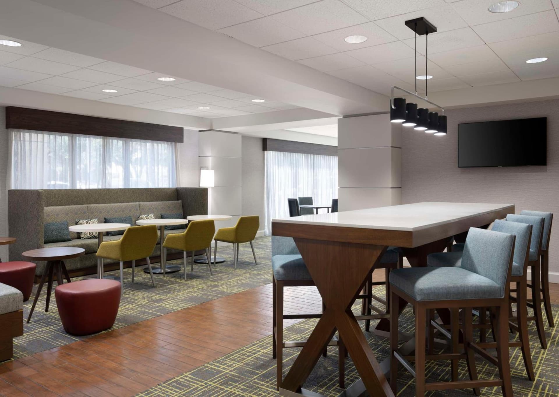 Hampton Inn Houston Near the Galleria property views in Houston, TX — gallery photo 3