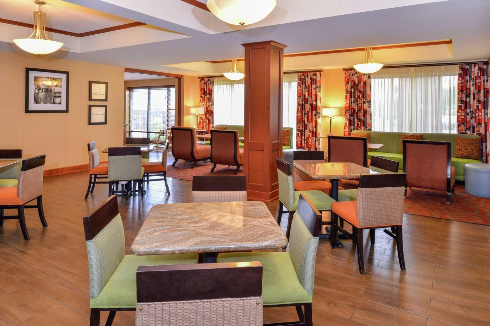 Hampton Inn Martinsburg gallery photo in Martinsburg, WV — image 33
