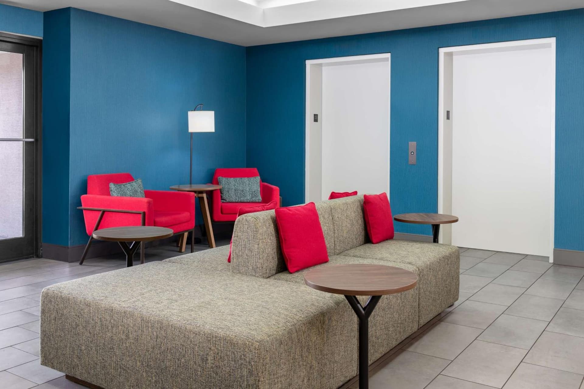 Hampton Inn Martinsburg gallery photo in Martinsburg, WV — image 24