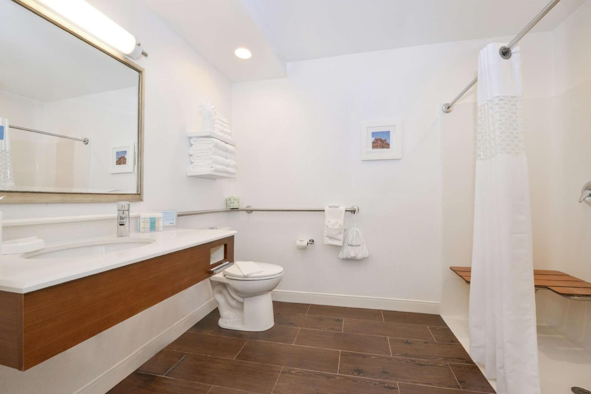 Hampton Inn Martinsburg gallery photo in Martinsburg, WV — image 18