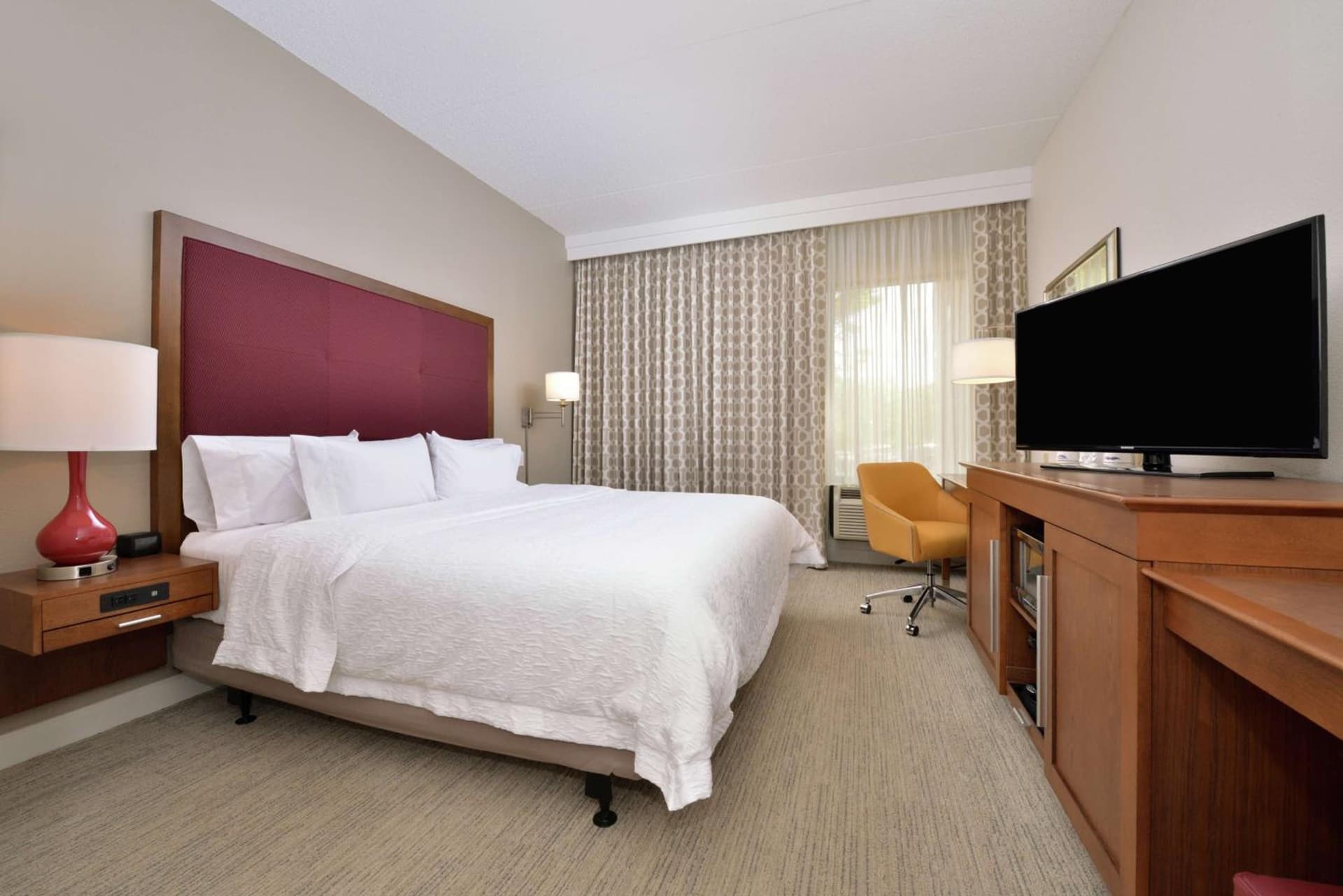 Hampton Inn Martinsburg gallery photo in Martinsburg, WV — image 37