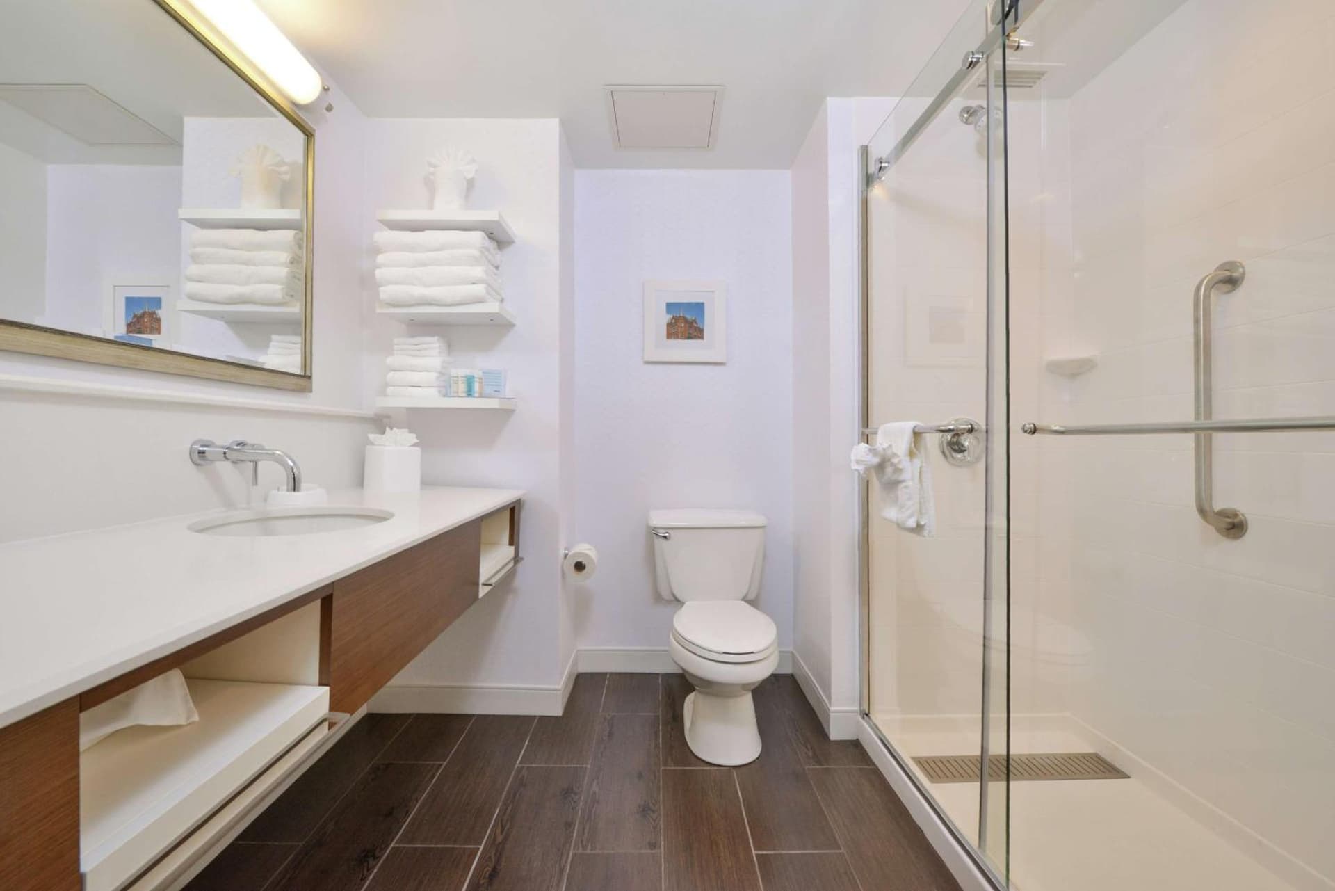 Hampton Inn Martinsburg gallery photo in Martinsburg, WV — image 27