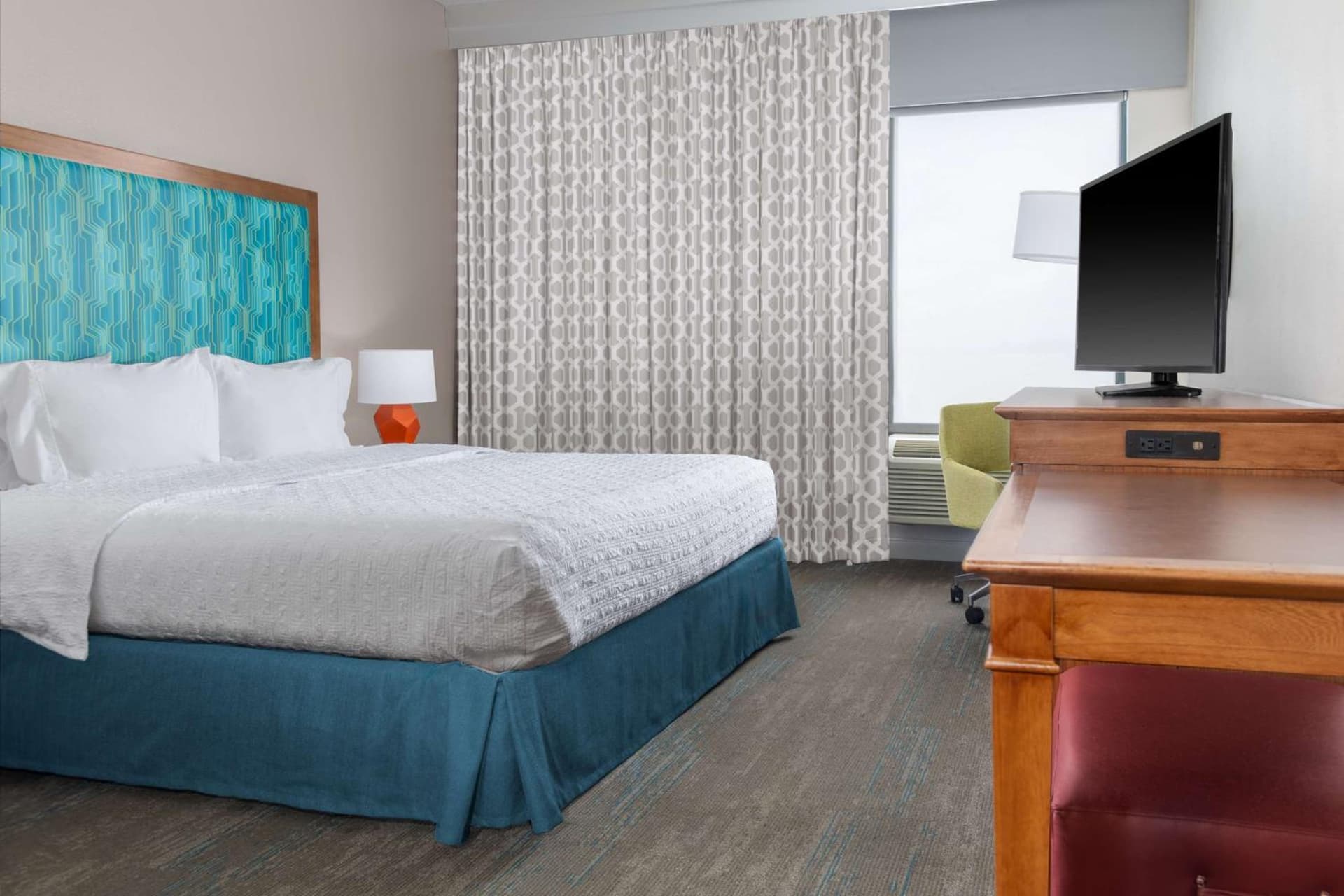Hampton Inn Martinsburg gallery photo in Martinsburg, WV — image 9