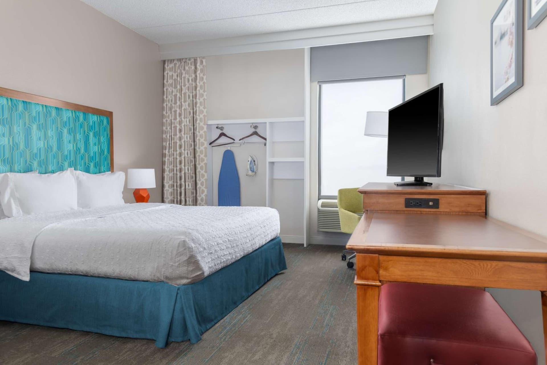 Hampton Inn Martinsburg gallery photo in Martinsburg, WV — image 10