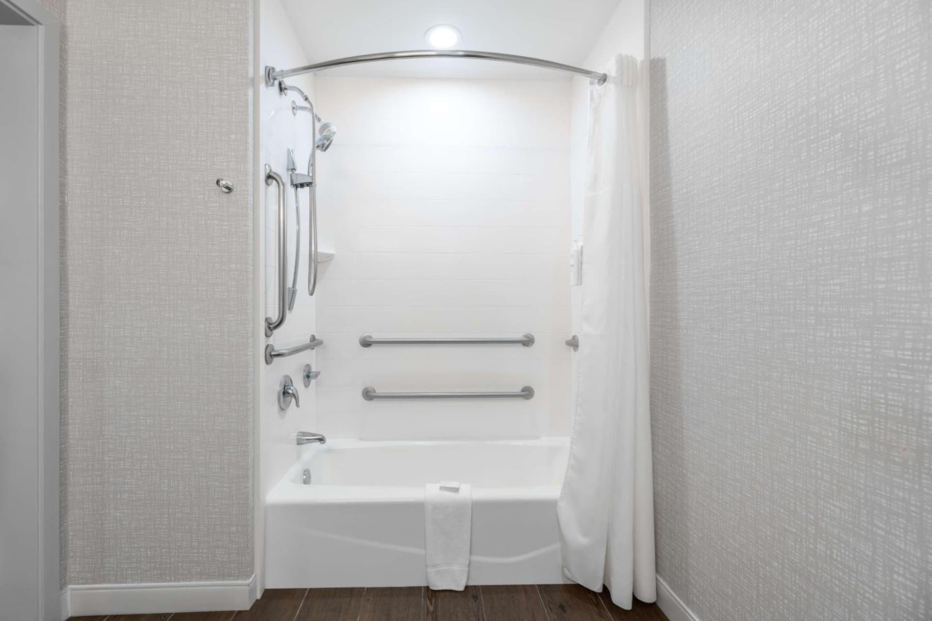 Hampton Inn Martinsburg gallery photo in Martinsburg, WV — image 38