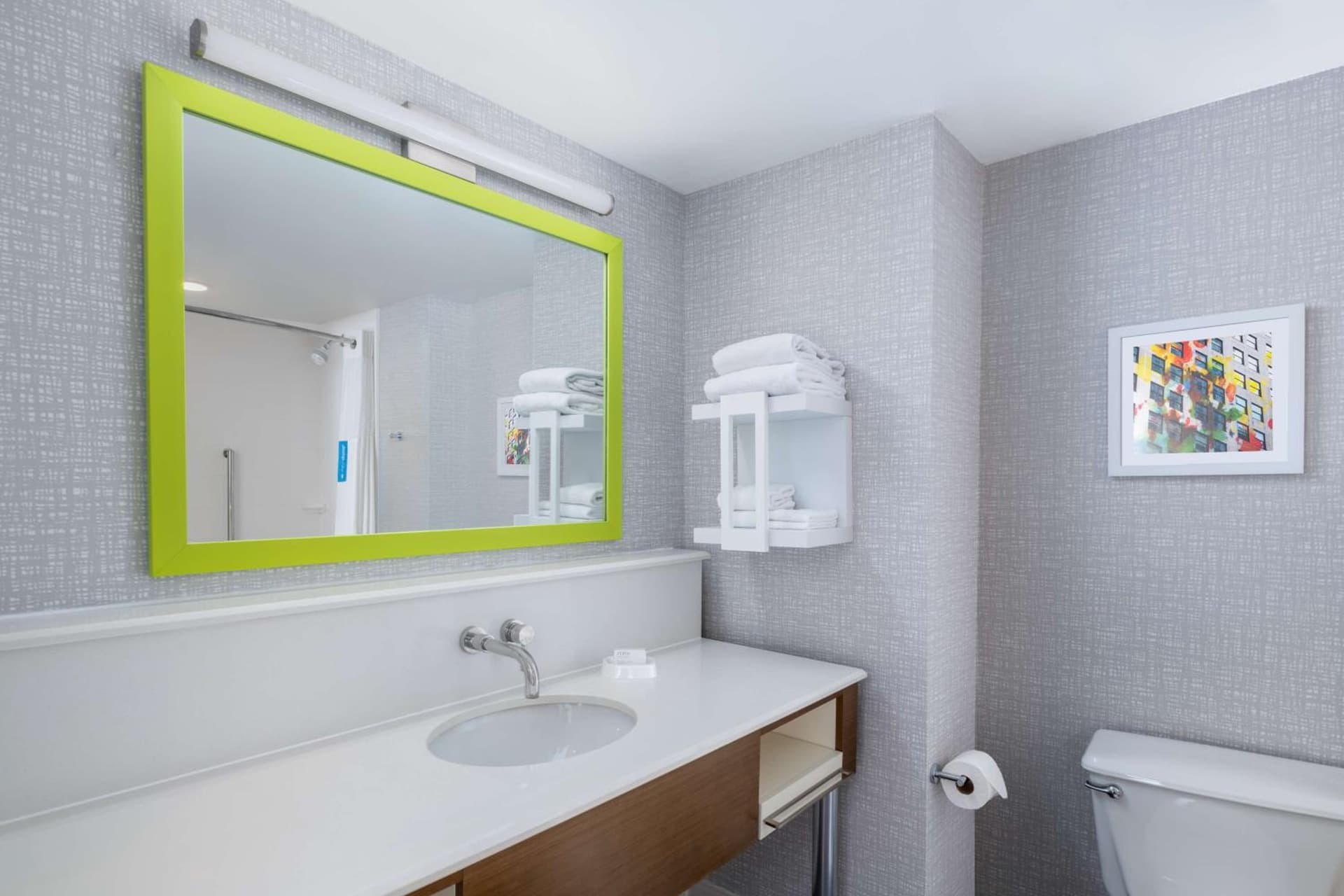 Hampton Inn Martinsburg gallery photo in Martinsburg, WV — image 16