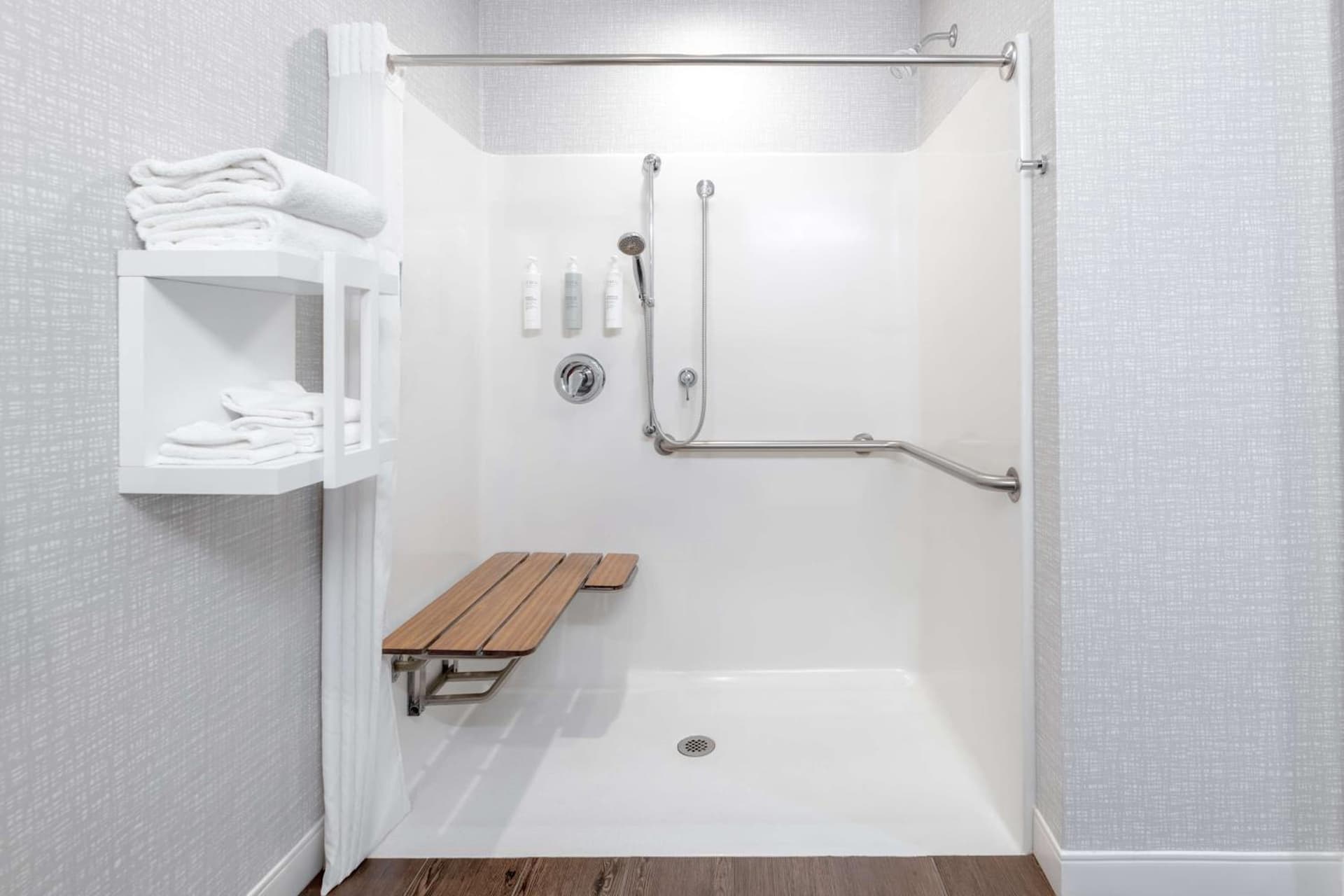 Hampton Inn Martinsburg gallery photo in Martinsburg, WV — image 22