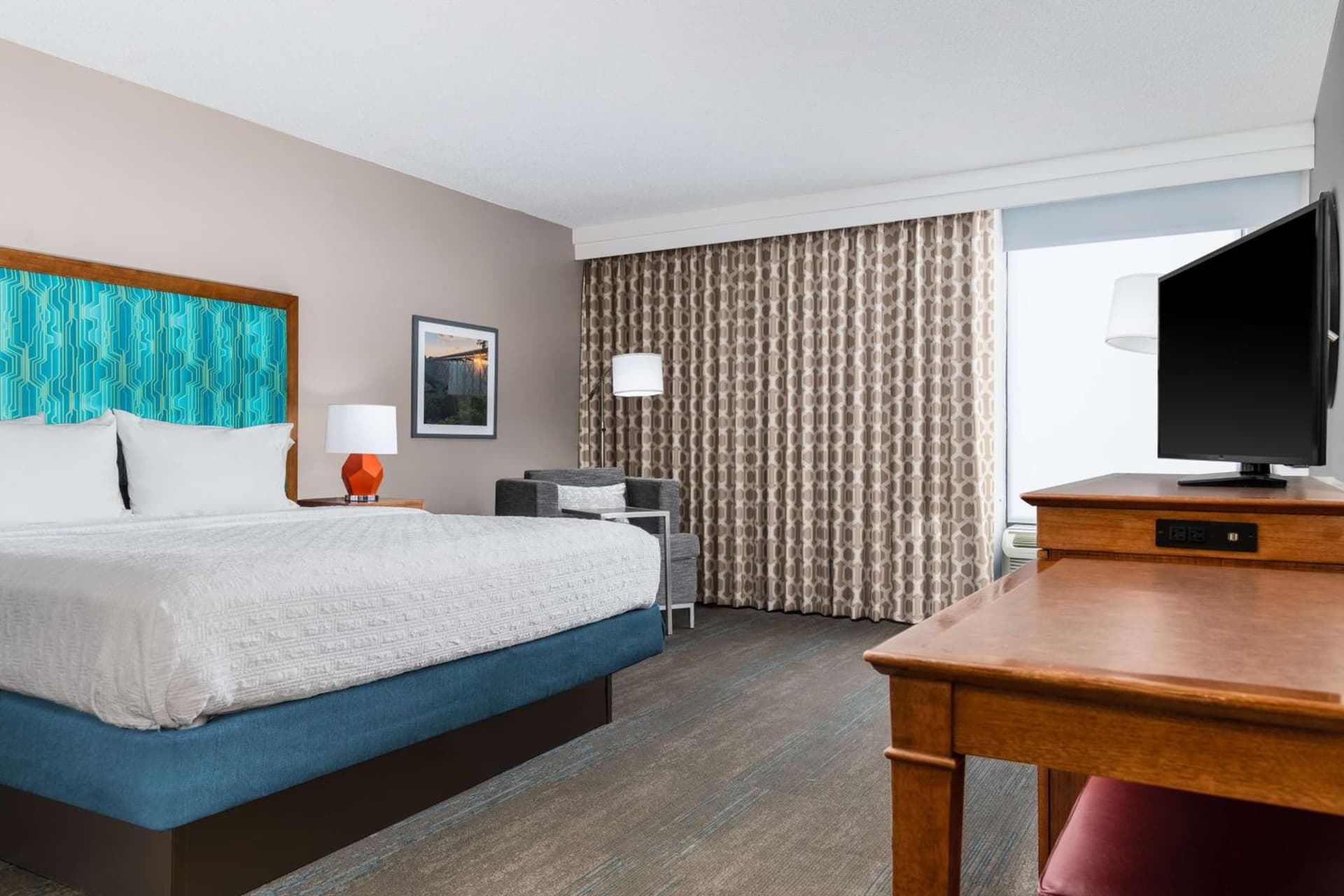Hampton Inn Martinsburg gallery photo in Martinsburg, WV — image 17