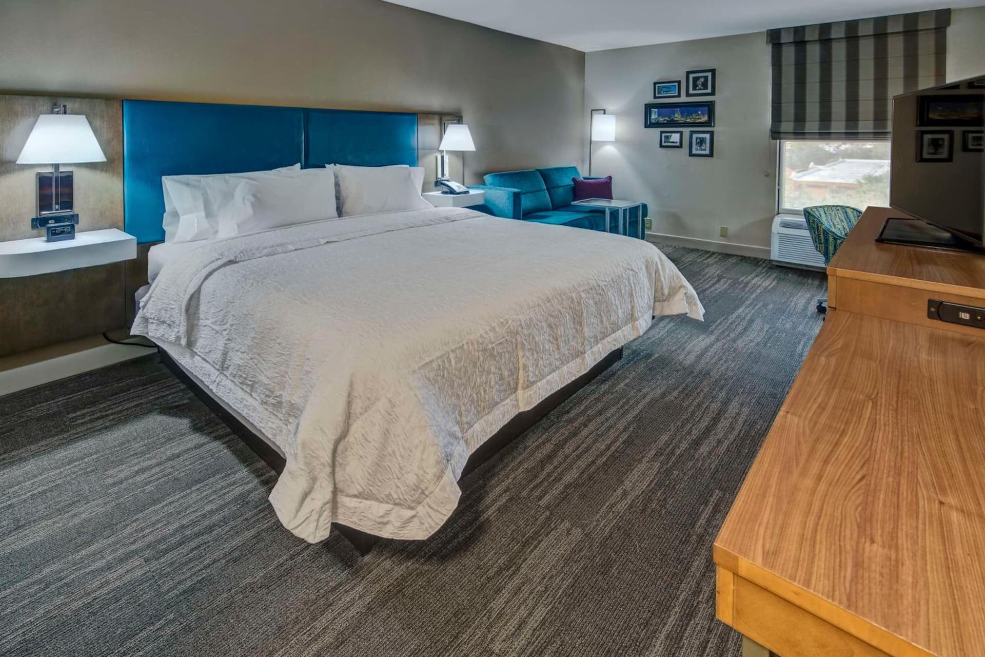 Hampton Inn Orlando-Maingate South interior in Davenport, FL — gallery photo 2
