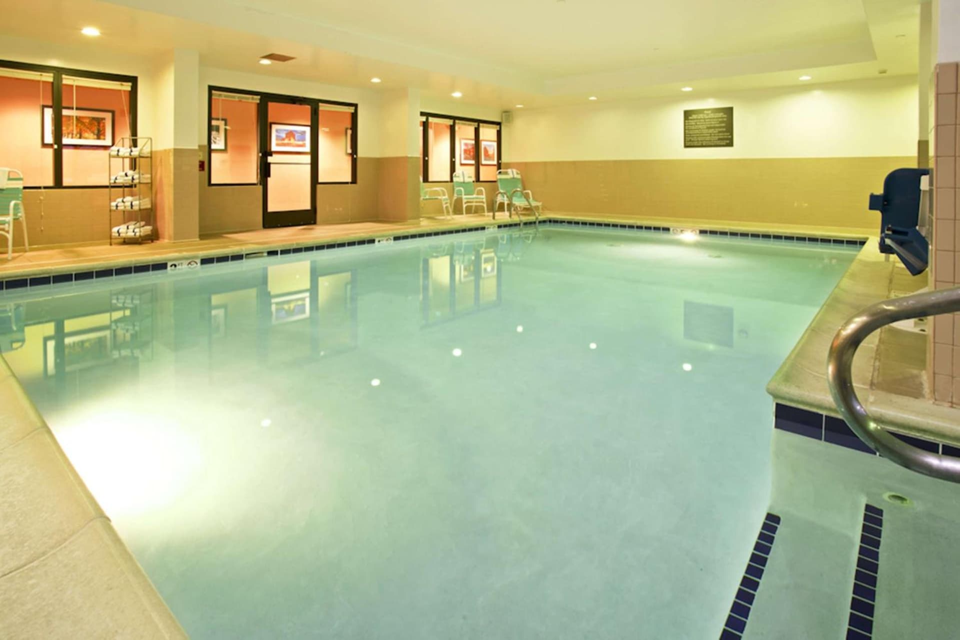 Hampton Inn Marietta featured exterior or lobby in Marietta, OH — similar hotel