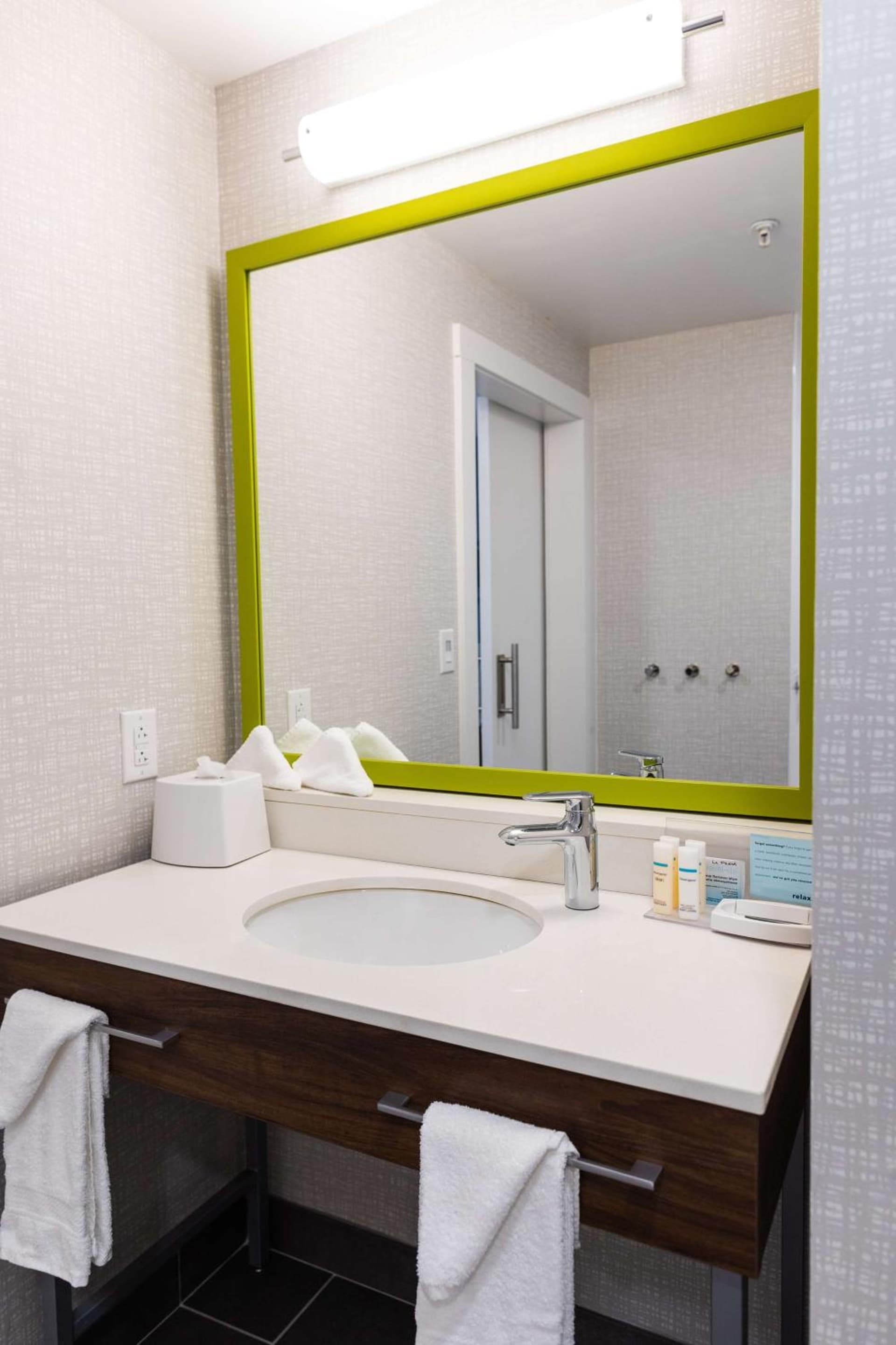 Hampton Inn Rehoboth Beach gallery photo in Rehoboth Beach, DE — image 25