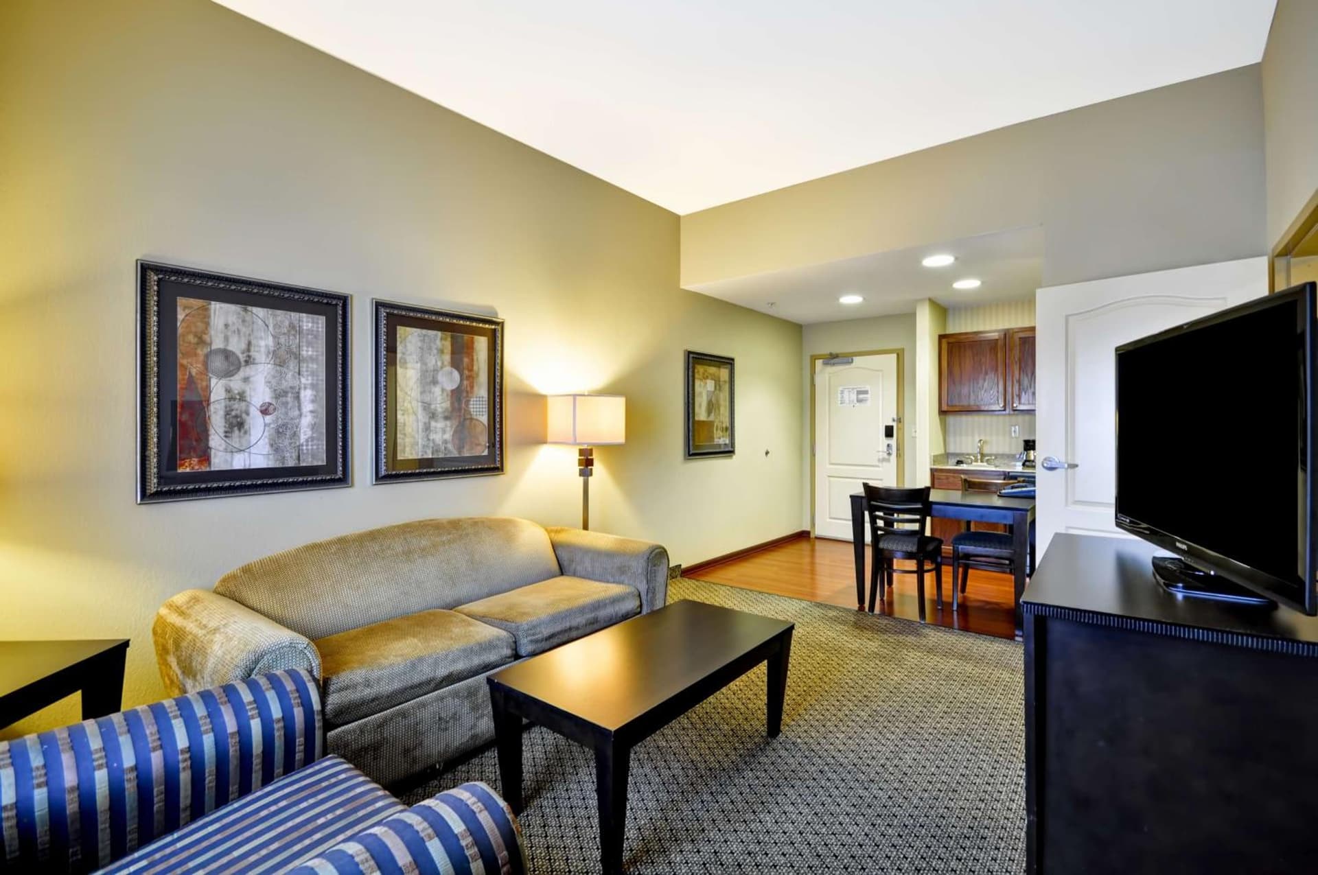 Homewood Suites by Hilton Tulsa-South gallery photo in Broken Arrow, OK — image 10