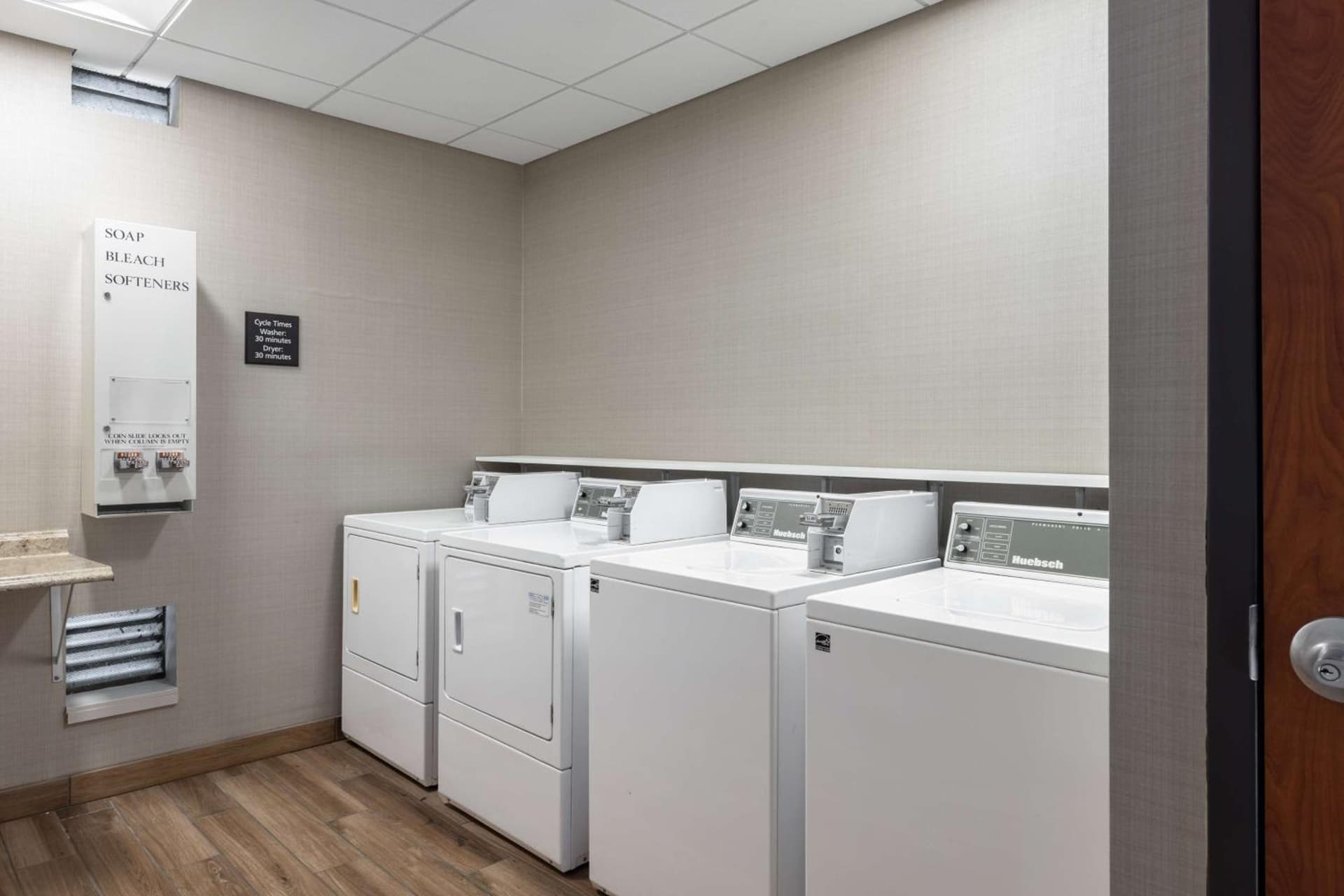 Hampton Inn & Suites Yuba City gallery photo in Yuba City, CA — image 9