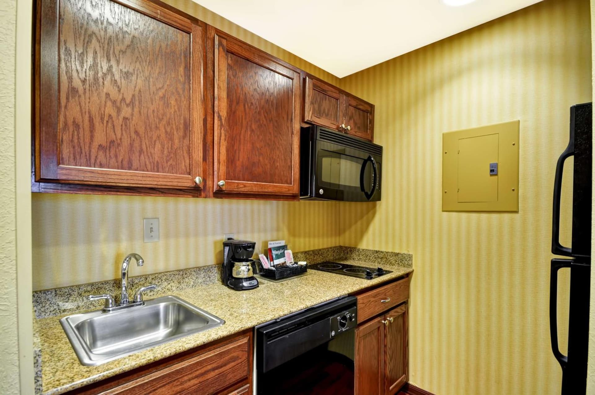 Homewood Suites by Hilton Tulsa-South interior in Broken Arrow, OK — gallery photo 2