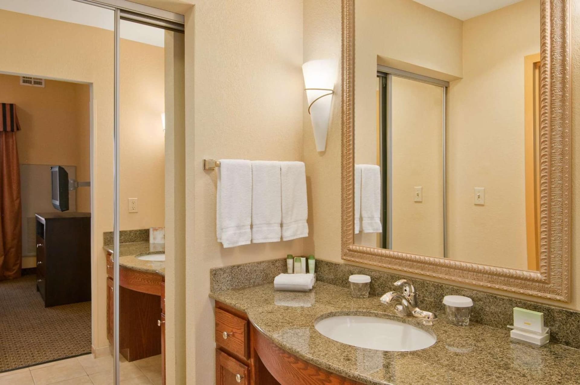 Homewood Suites by Hilton Tulsa-South gallery photo in Broken Arrow, OK — image 12