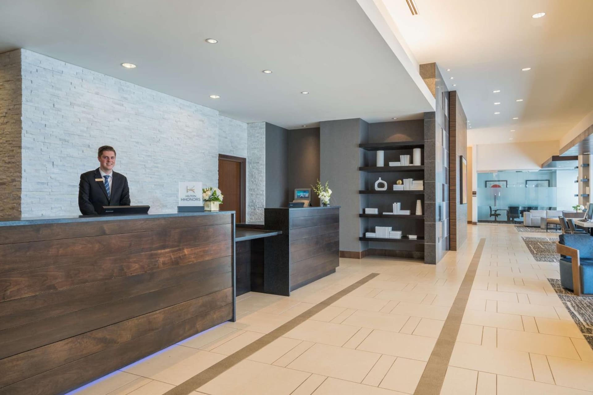 Hilton Minneapolis Bloomington gallery photo in Bloomington, MN — image 38