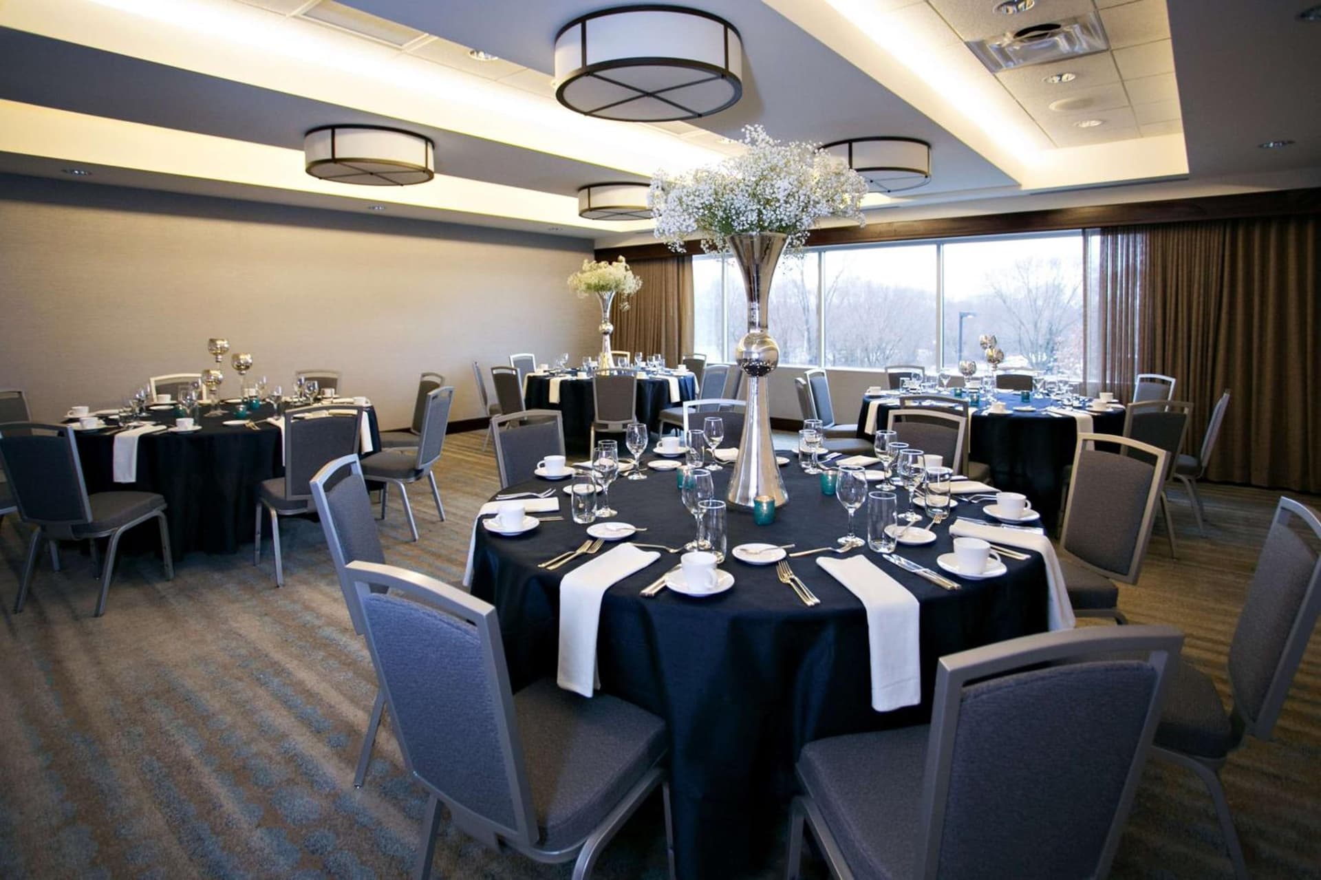 Hilton Minneapolis Bloomington gallery photo in Bloomington, MN — image 4