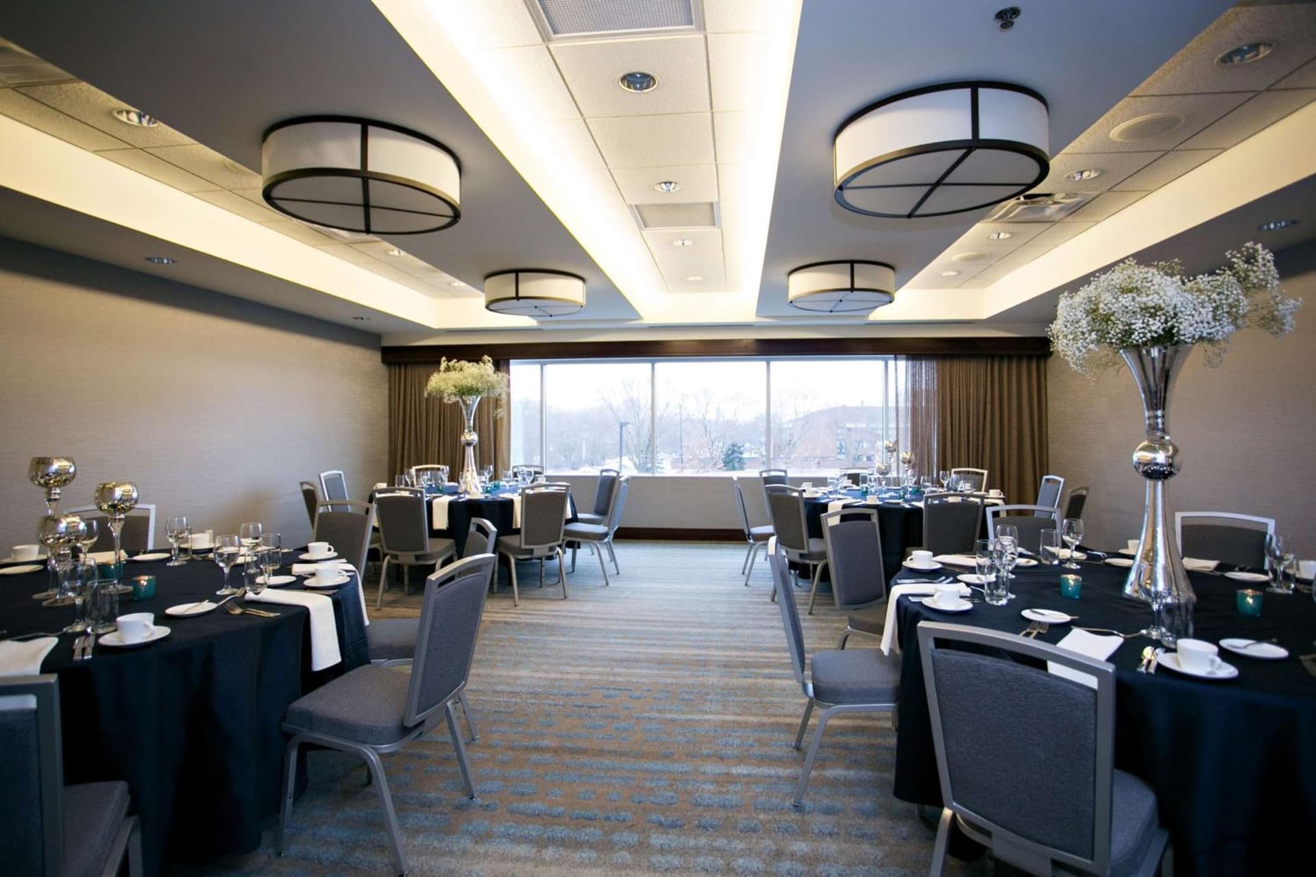 Hilton Minneapolis Bloomington gallery photo in Bloomington, MN — image 18