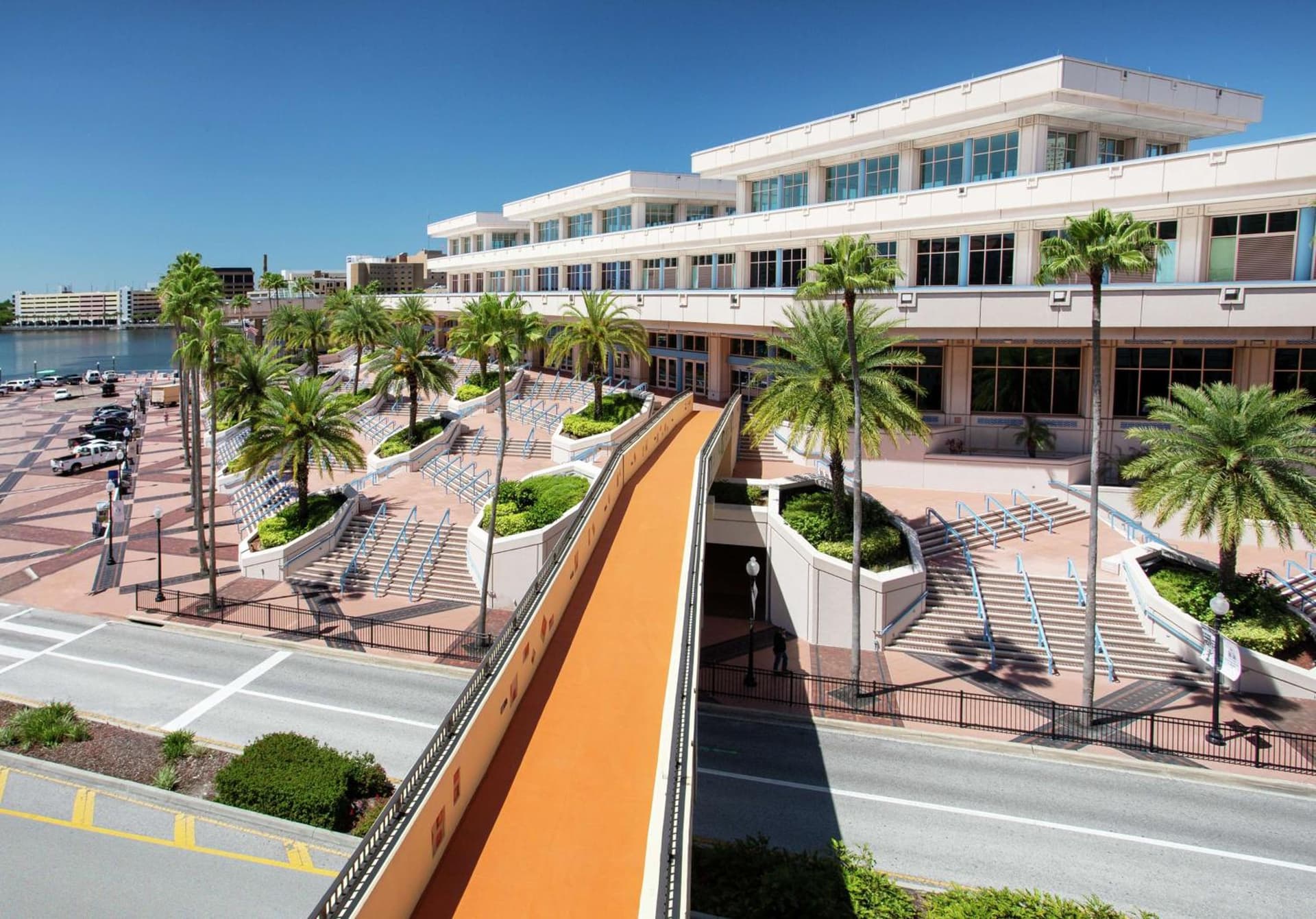 Embassy Suites by Hilton Tampa Downtown Convention Center property views in Tampa, FL — gallery photo 3