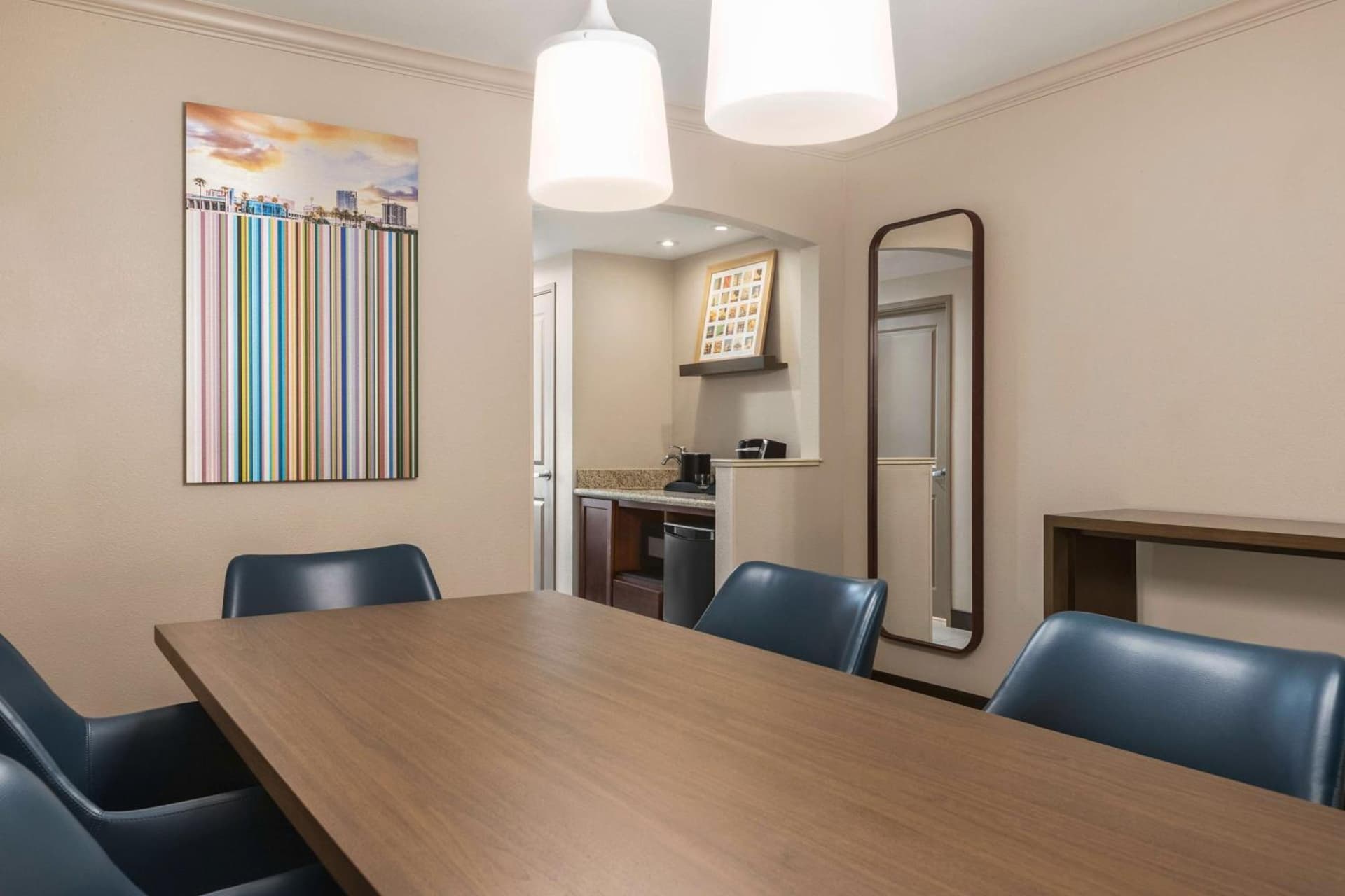 Embassy Suites by Hilton Tampa Downtown Convention Center gallery photo in Tampa, FL — image 5