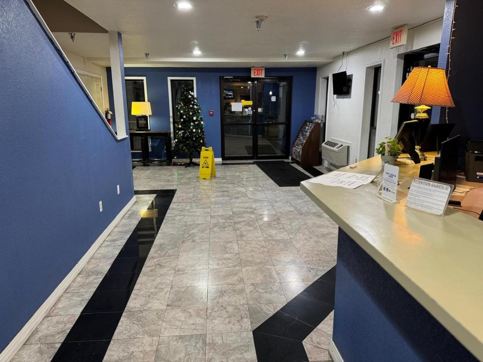 Express inn Junction city property views in Junction City, KS — gallery photo 3