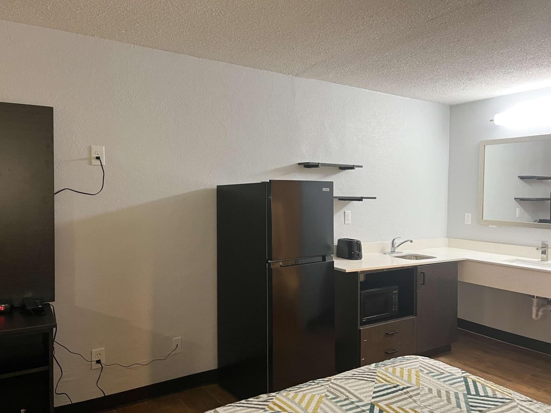 Studio 6 Suites Hurricane, WV interior in Hurricane, WV — gallery photo 2