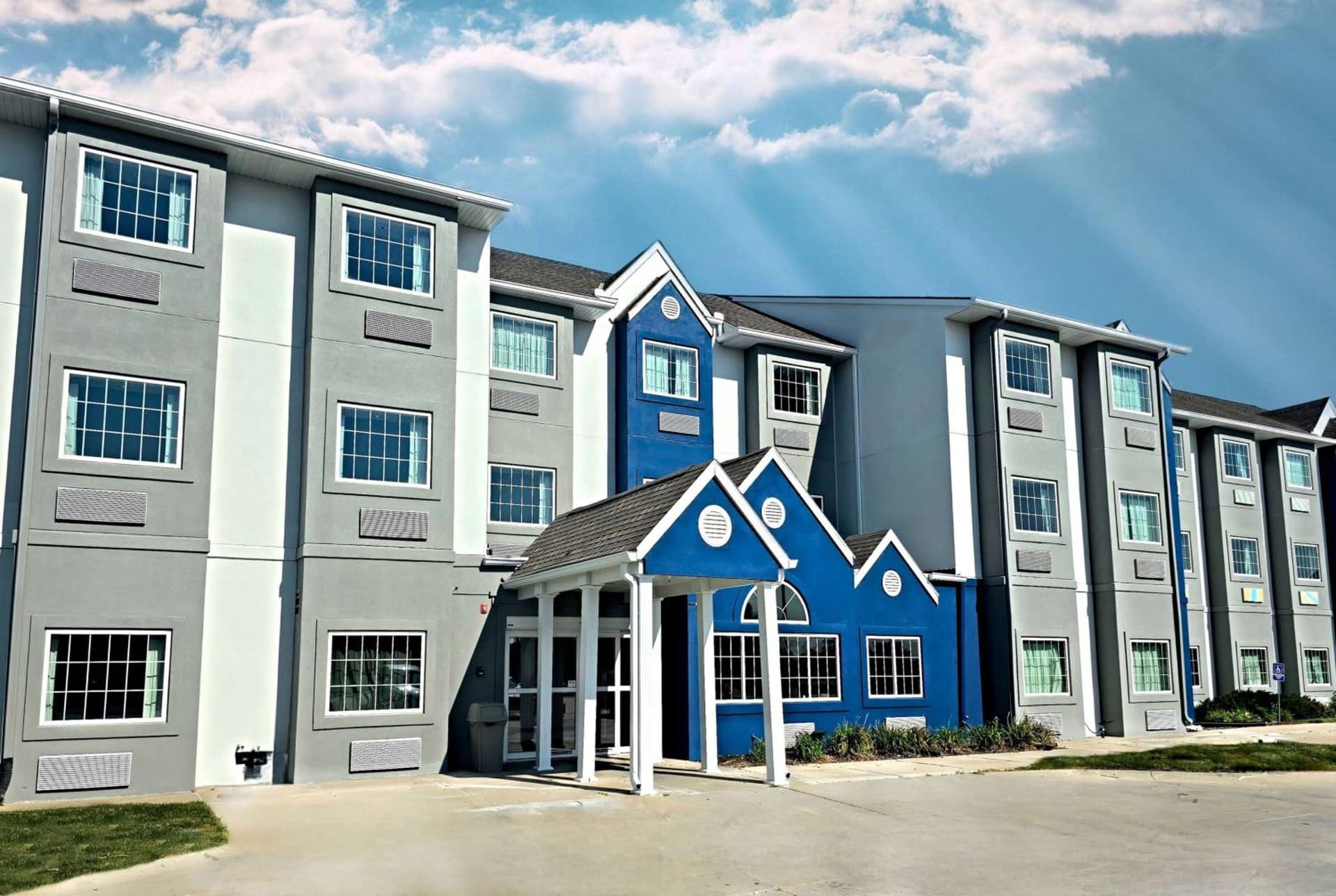 Microtel Inn & Suites by Wyndham Bluffs property views in Council Bluffs, IA — gallery photo 3