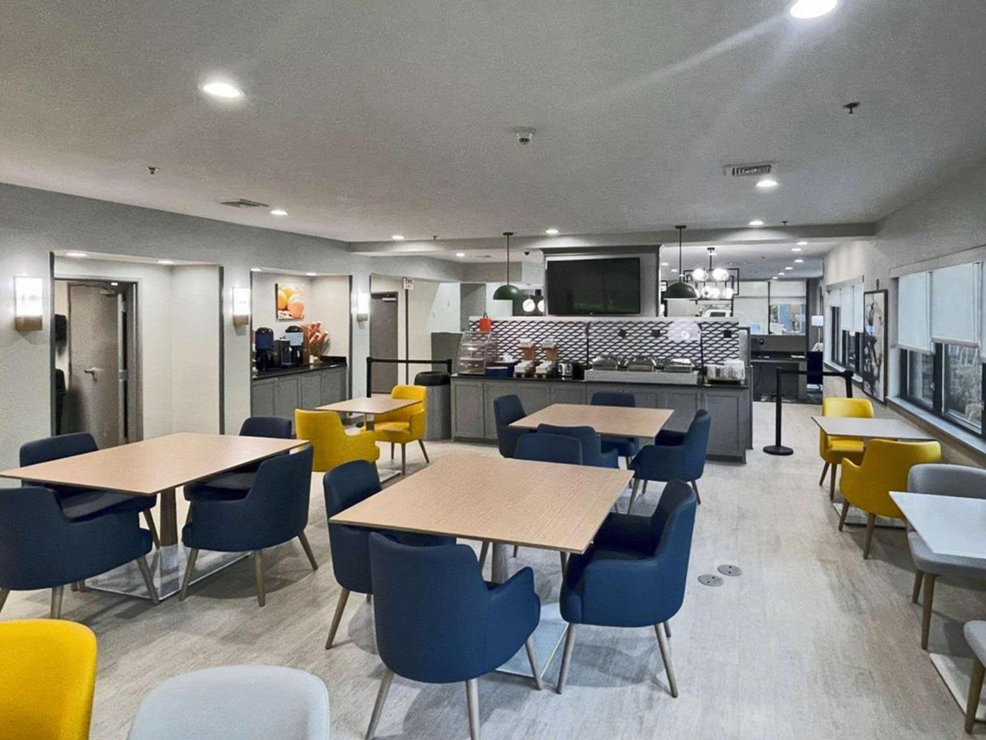 Comfort Suites Mobile-South Alabama University Area gallery photo in Mobile, AL — image 49