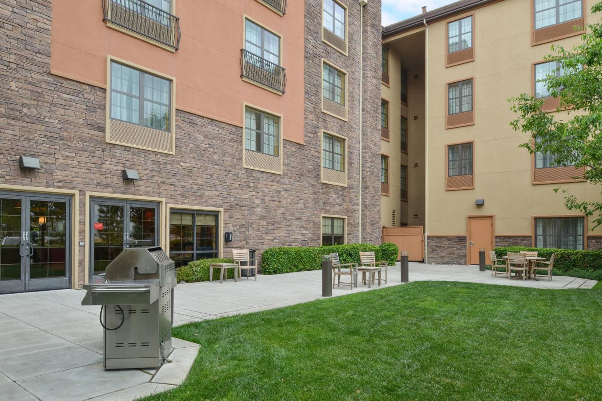 TownePlace Suites by Marriott Sacramento Roseville interior in Roseville, CA — gallery photo 2