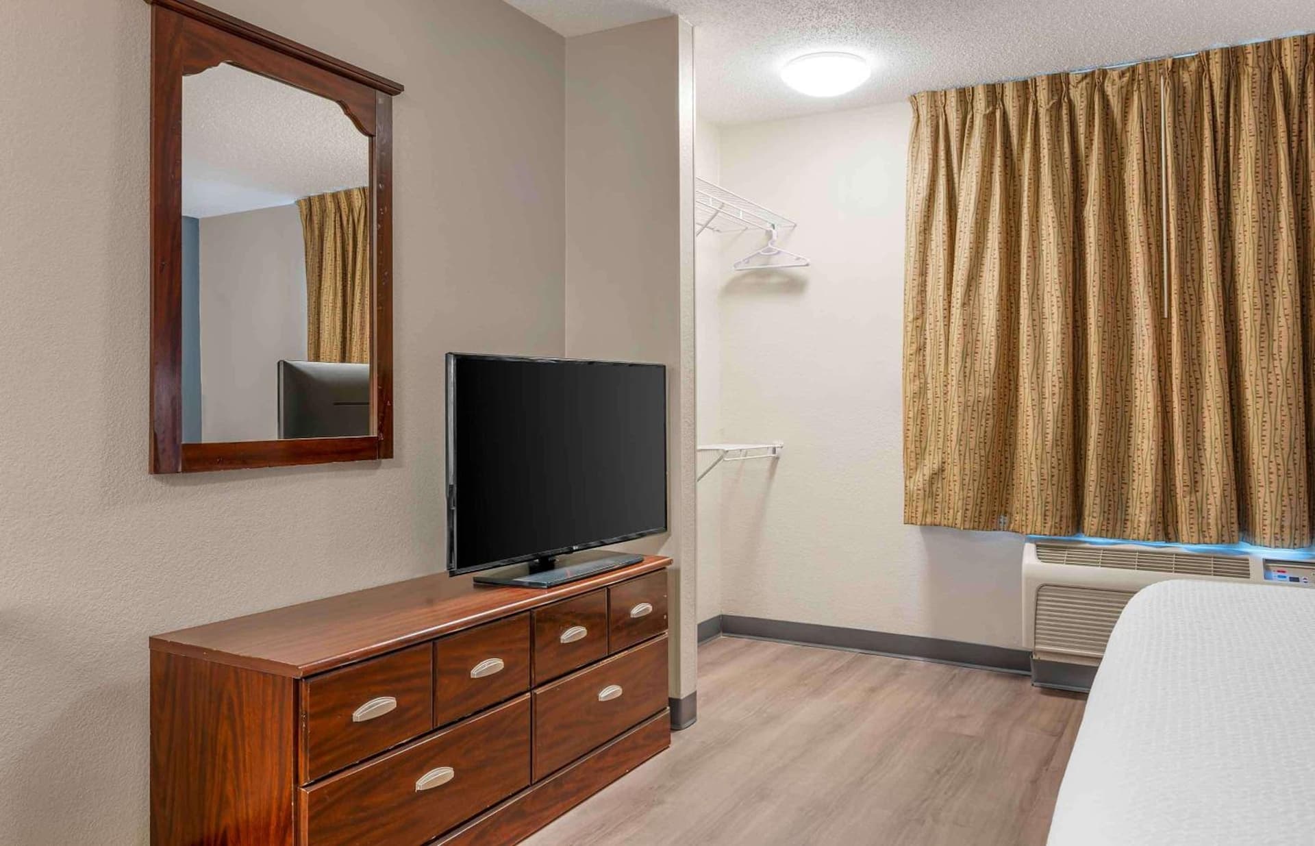Extended Stay America Suites - Fort Wayne - South gallery photo in Fort Wayne, IN — image 17