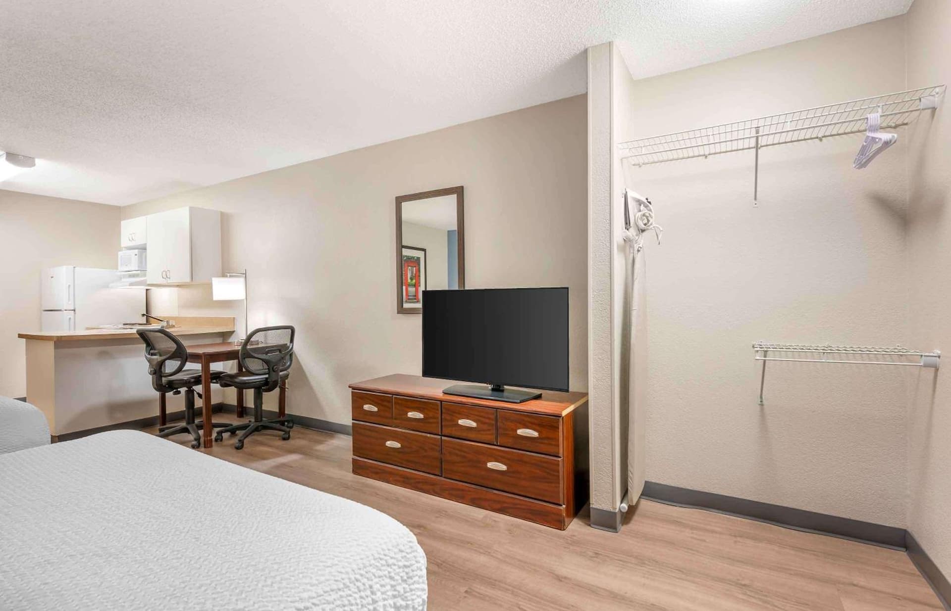 Extended Stay America Suites - Fort Wayne - South gallery photo in Fort Wayne, IN — image 32