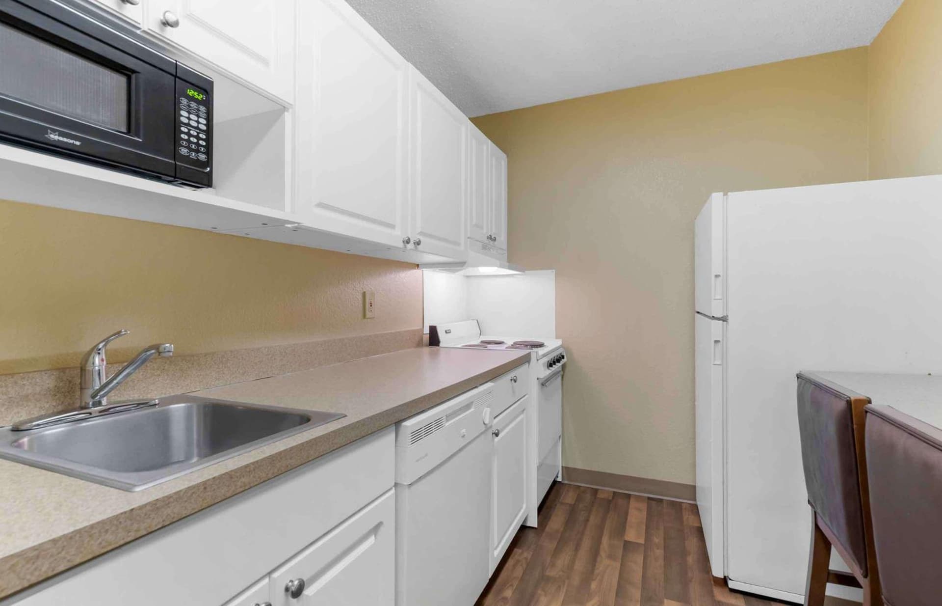 Extended Stay America Suites - Corpus Christi - Staples gallery photo in Corpus Christi, TX — image 16