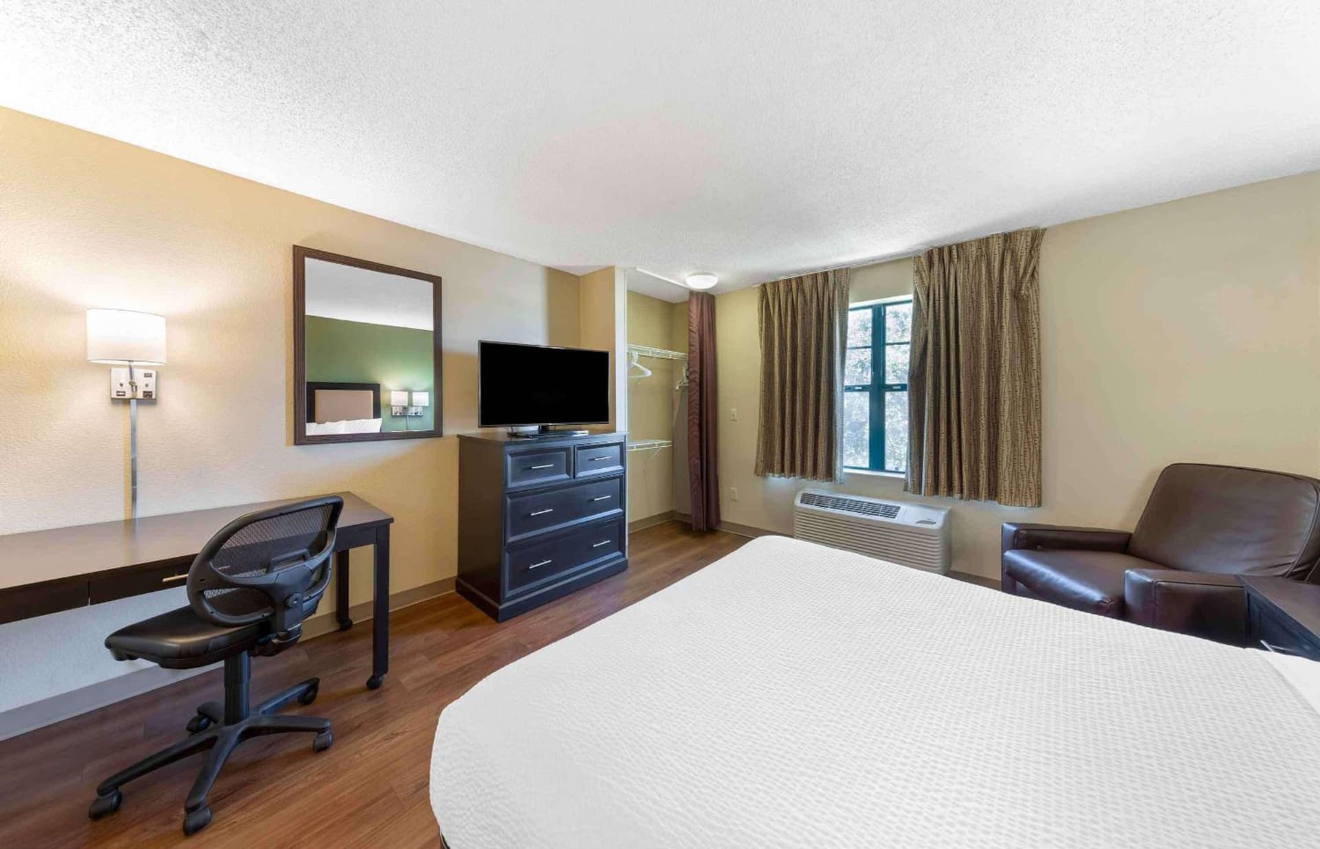 Extended Stay America Suites - Corpus Christi - Staples property views in Corpus Christi, TX — gallery photo 3