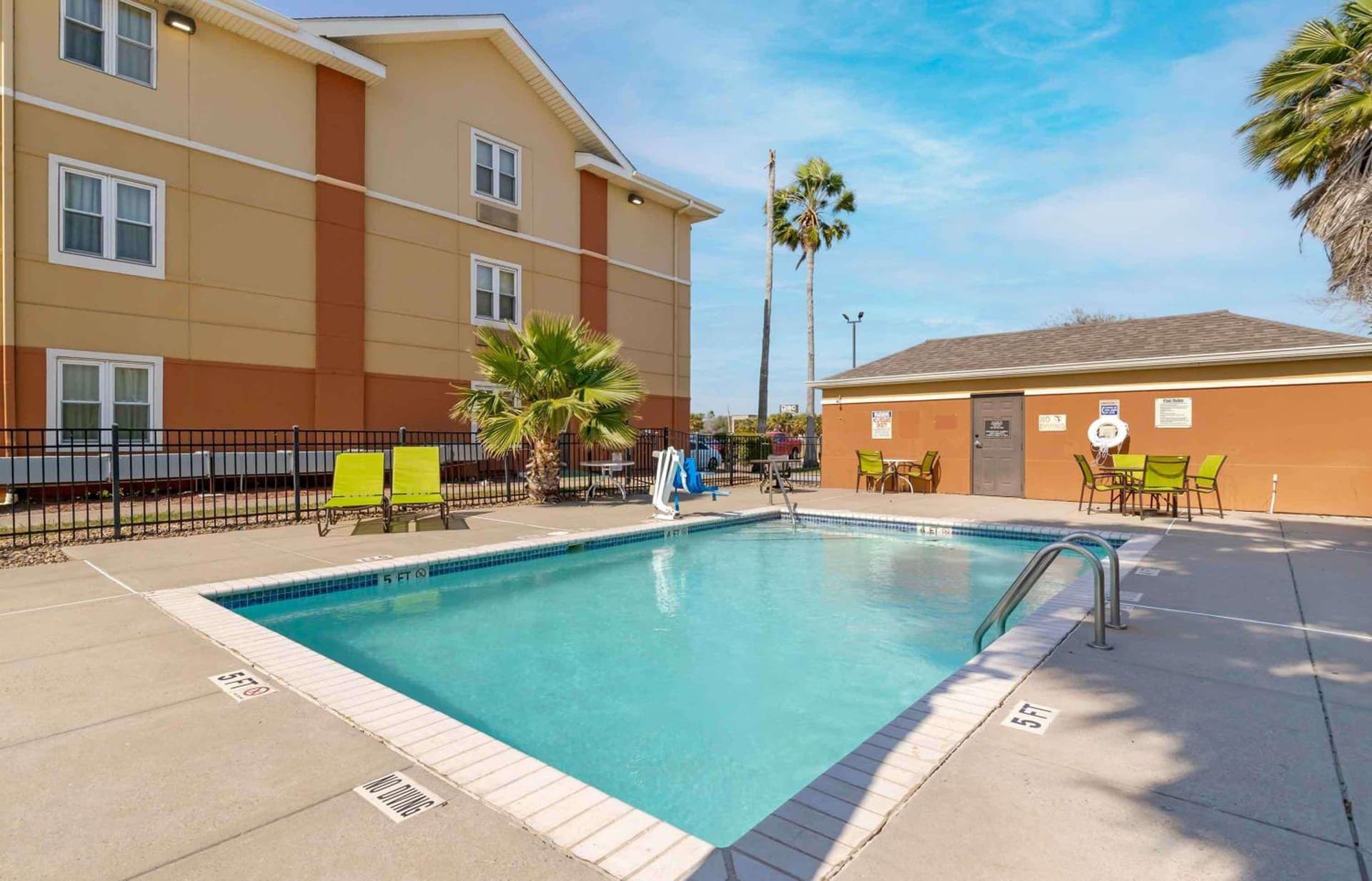 Extended Stay America Suites - Corpus Christi - Staples gallery photo in Corpus Christi, TX — image 49