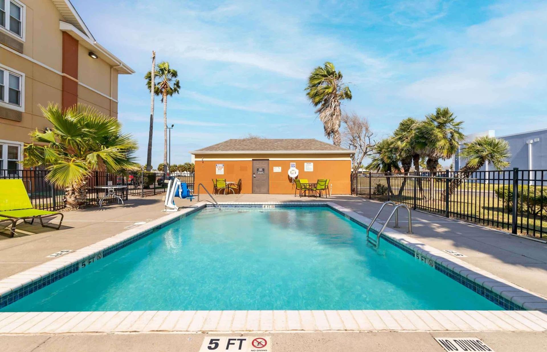 Extended Stay America Suites - Corpus Christi - Staples gallery photo in Corpus Christi, TX — image 53
