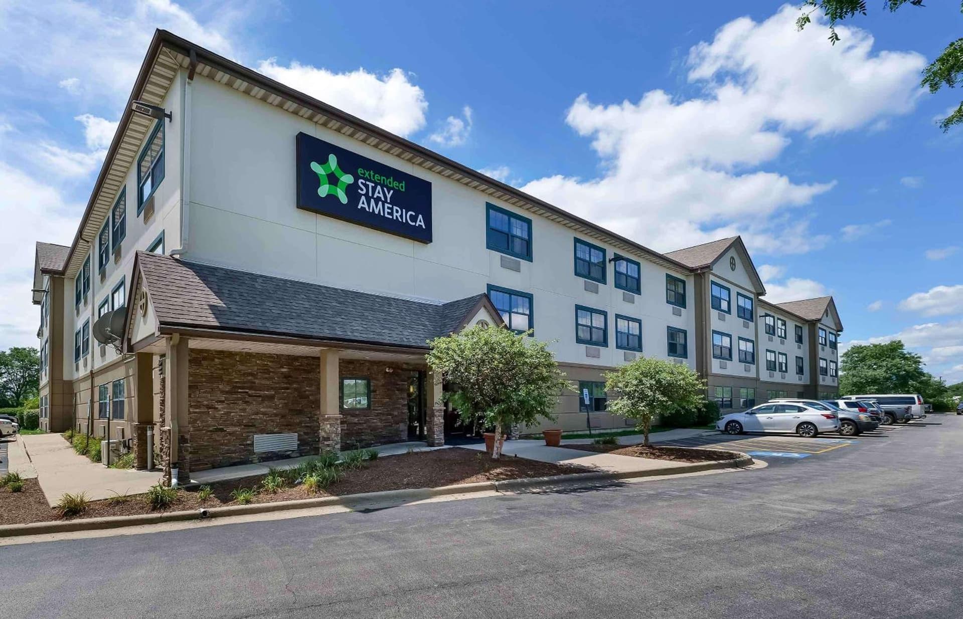 Extended Stay America Suites - Chicago - Burr Ridge featured exterior or lobby in Burr Ridge, IL — similar hotel