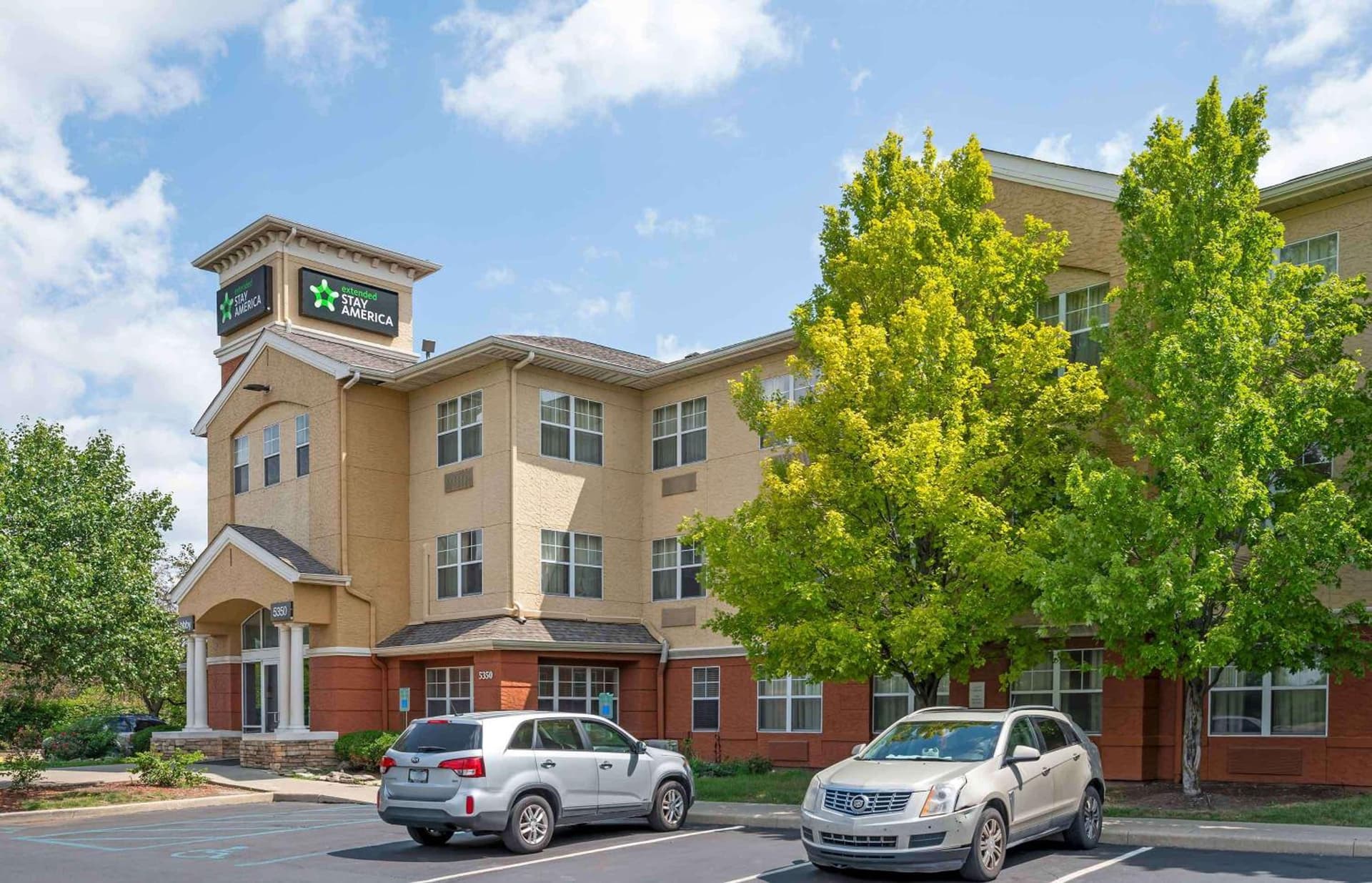 Extended Stay America Suites - Indianapolis - Airport - W Southern Ave interior in Indianapolis, IN — gallery photo 2