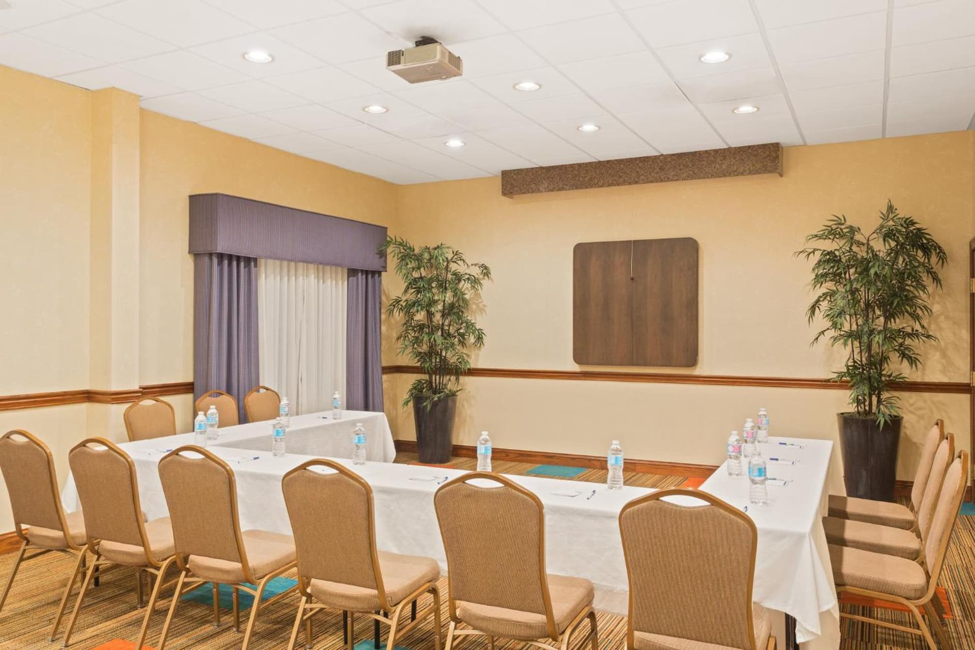 Holiday Inn Express & Suites Lakeland North I-4 by IHG gallery photo in Lakeland, FL — image 20