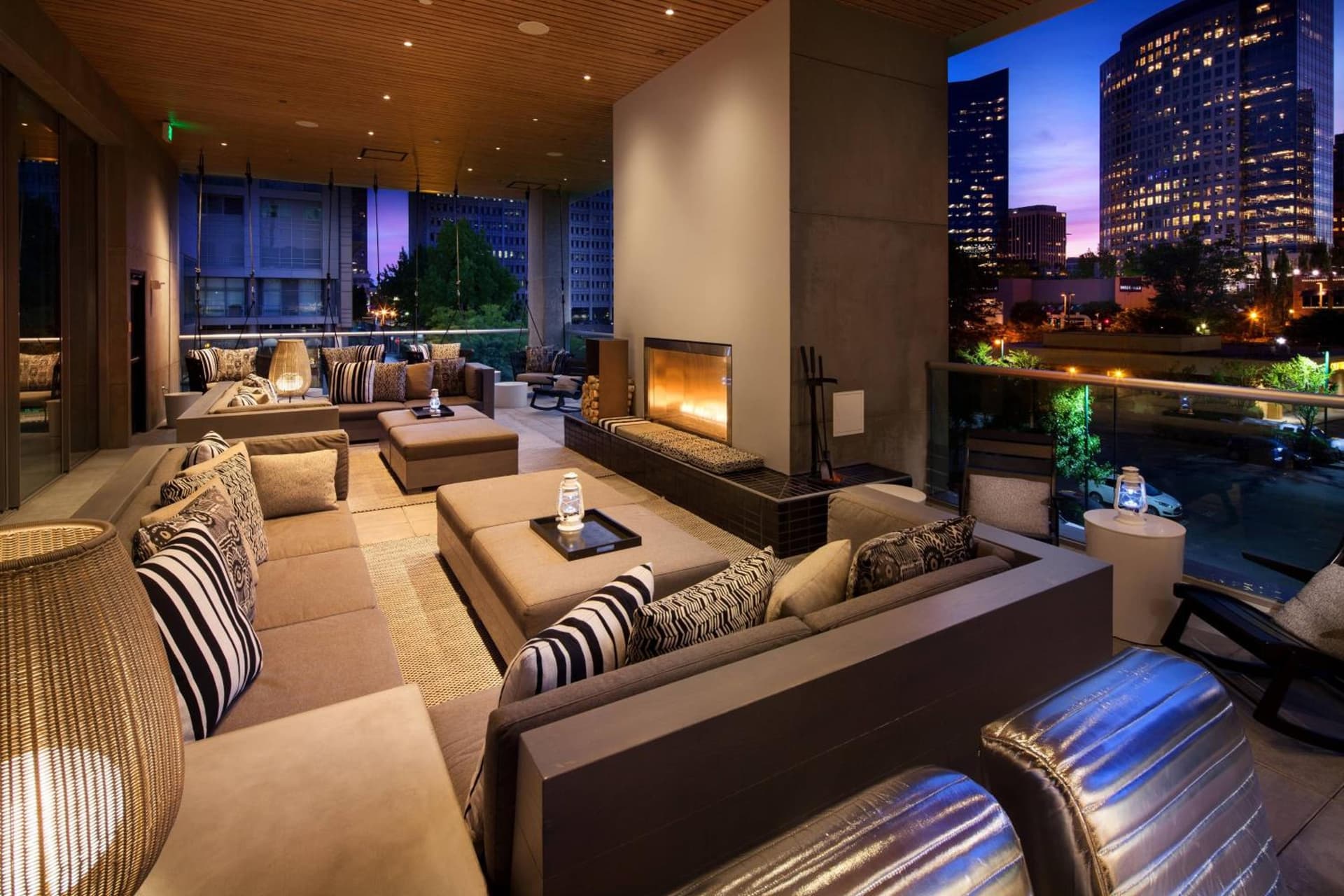 W Bellevue gallery photo in Bellevue, WA — image 54