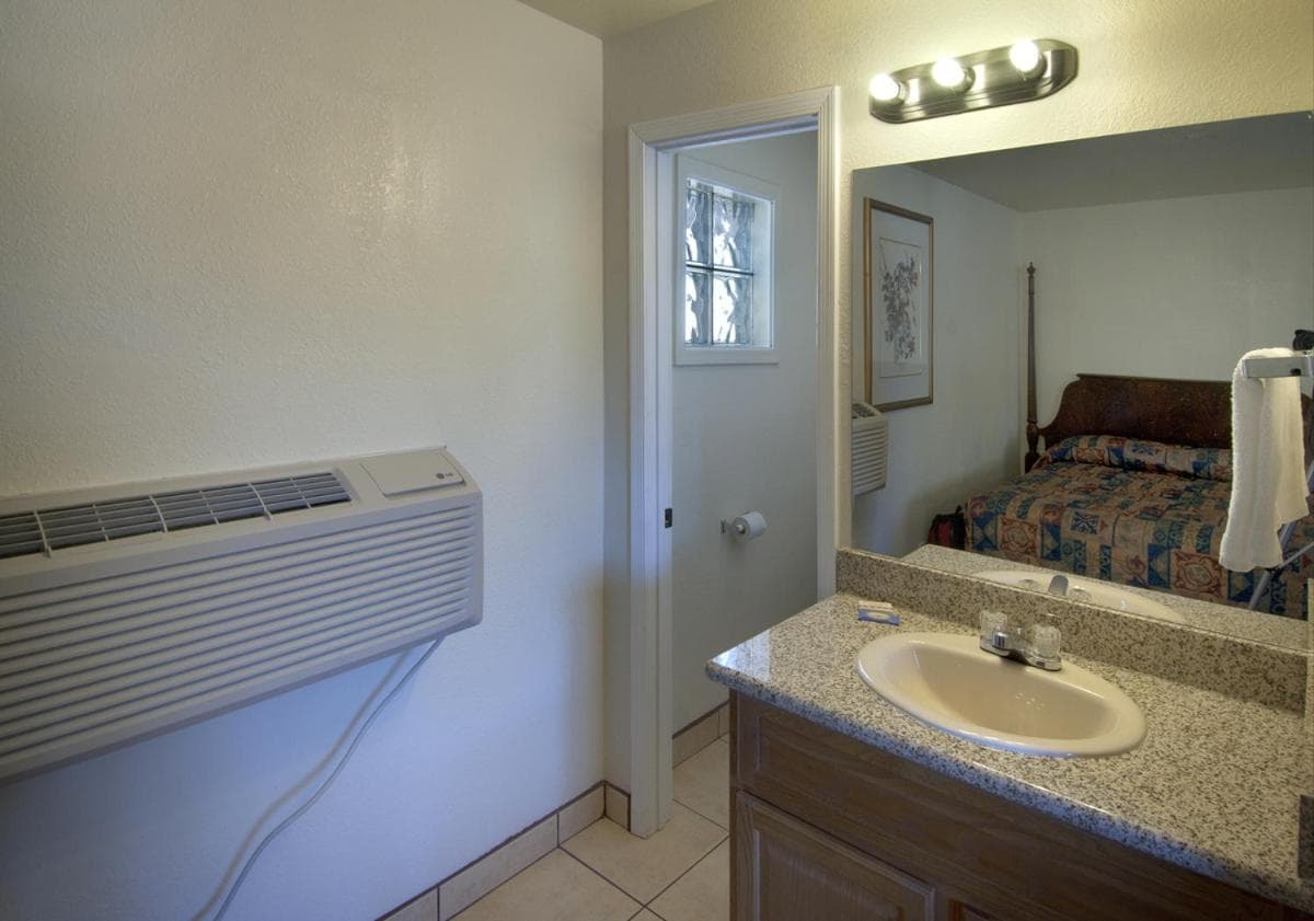 American Executive Inn Mesa property views in Mesa, AZ — gallery photo 3