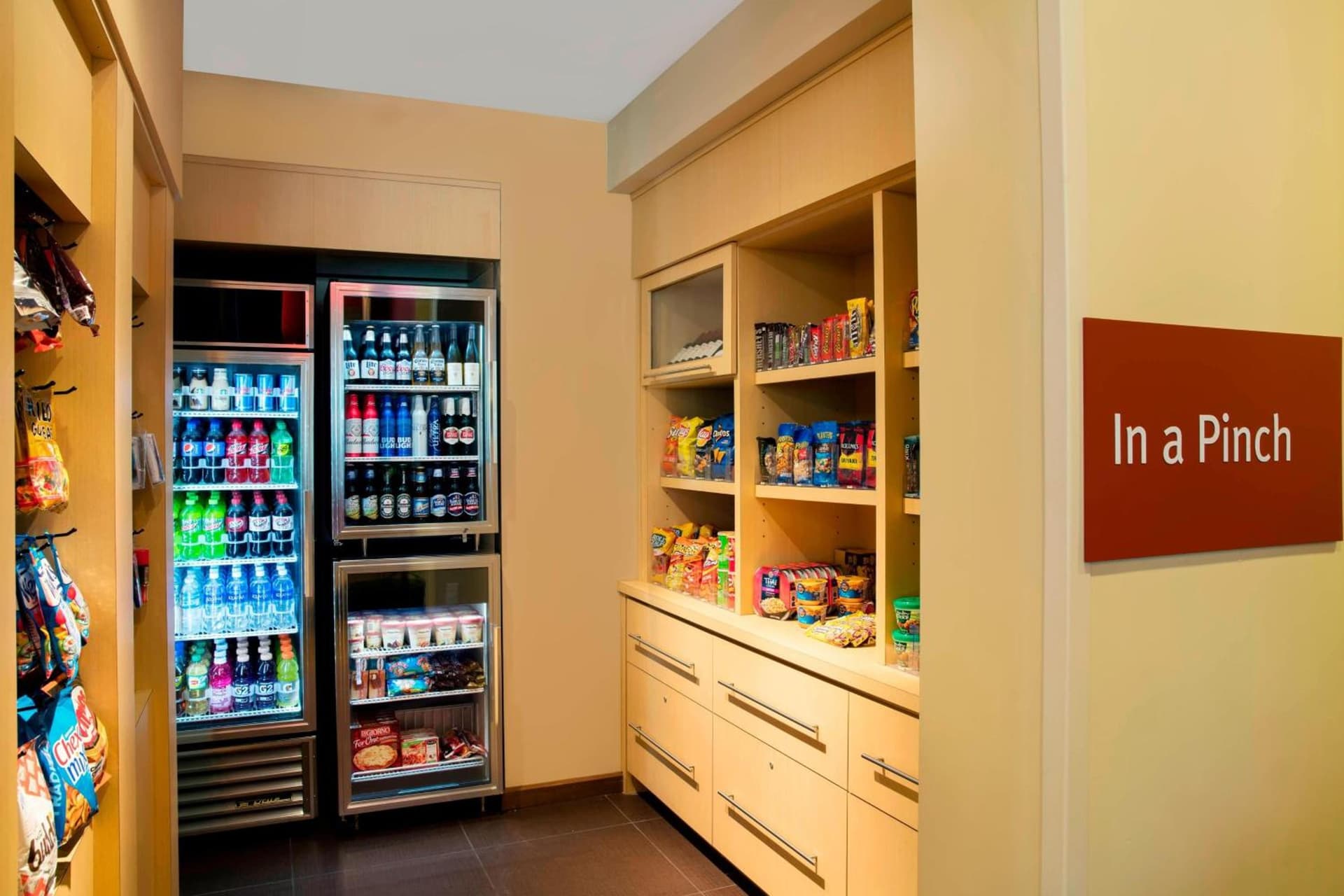 TownePlace Suites Orlando at FLAMINGO CROSSINGS Town Center, Western Entrance gallery photo in Orlando, FL — image 30